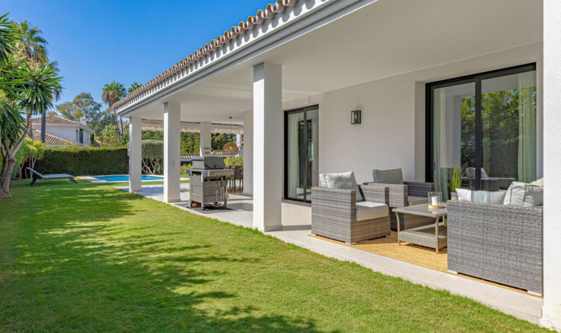 Resale - House -
Nueva Andalucía