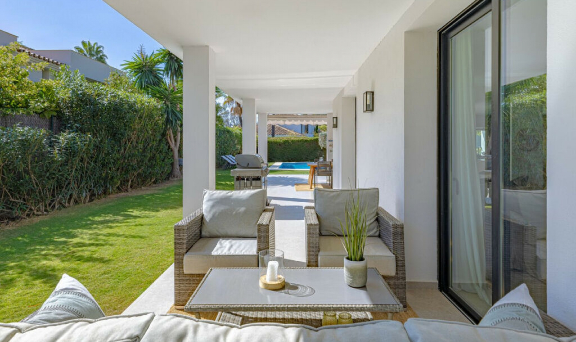 Resale - House -
Nueva Andalucía