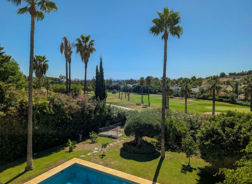 Resale - House -
Nueva Andalucía