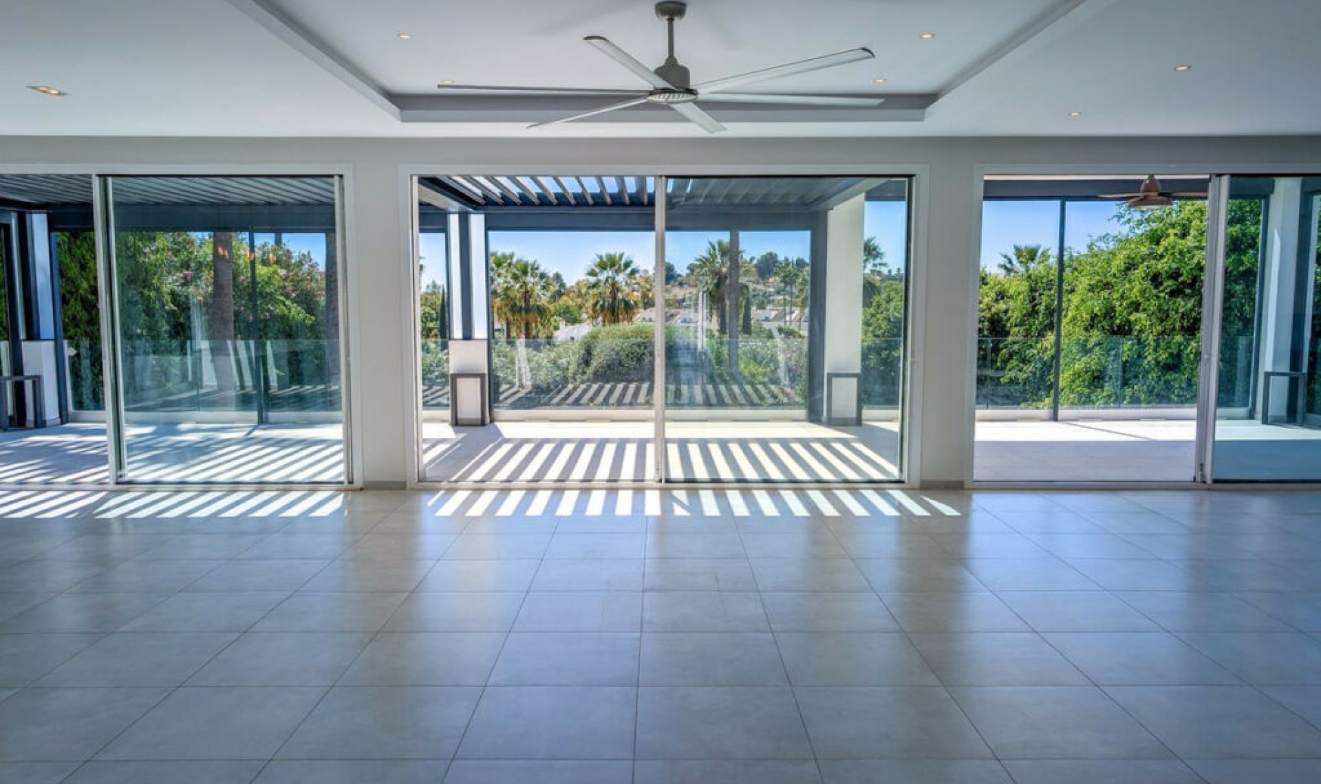 Resale - House -
Nueva Andalucía