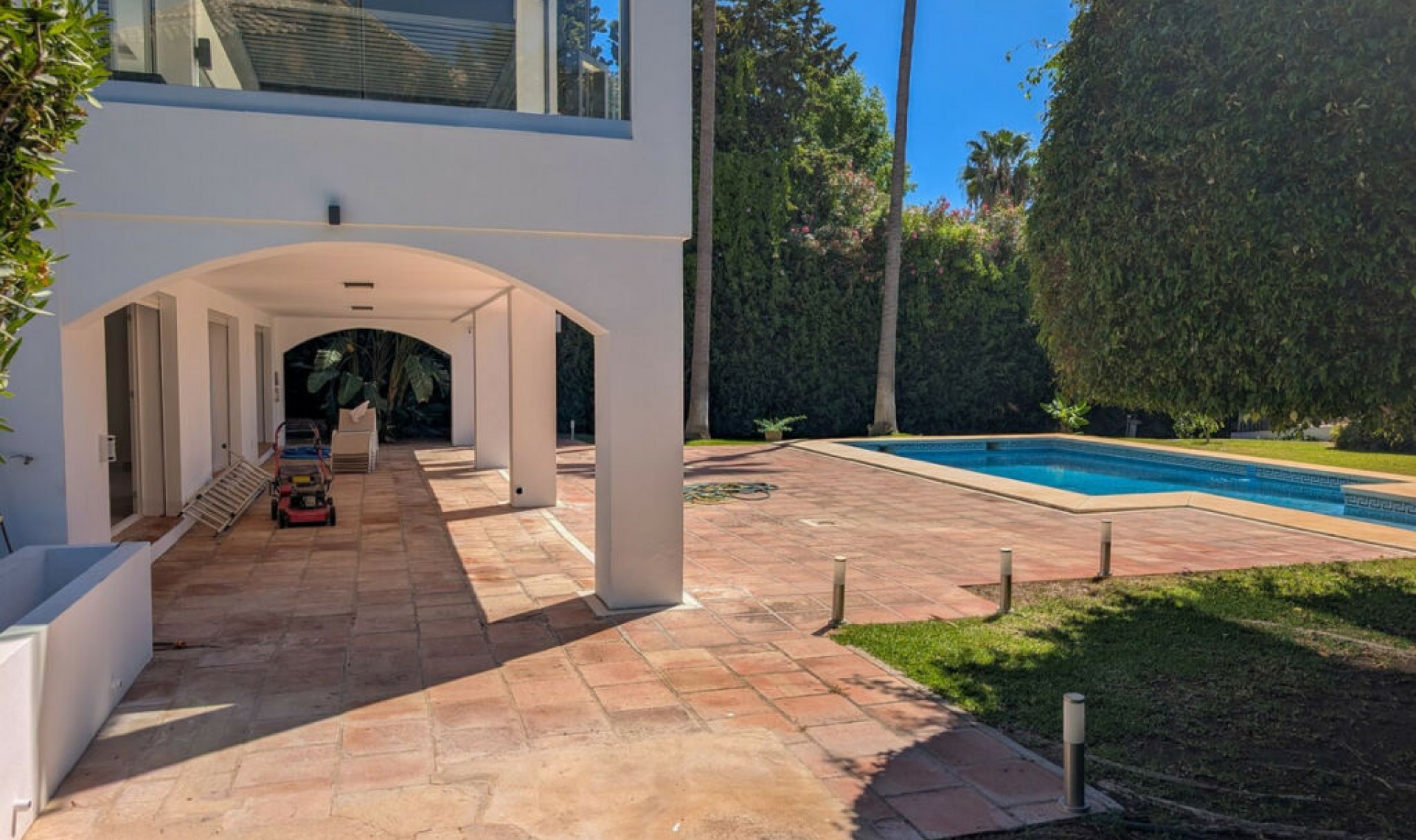 Resale - House -
Nueva Andalucía