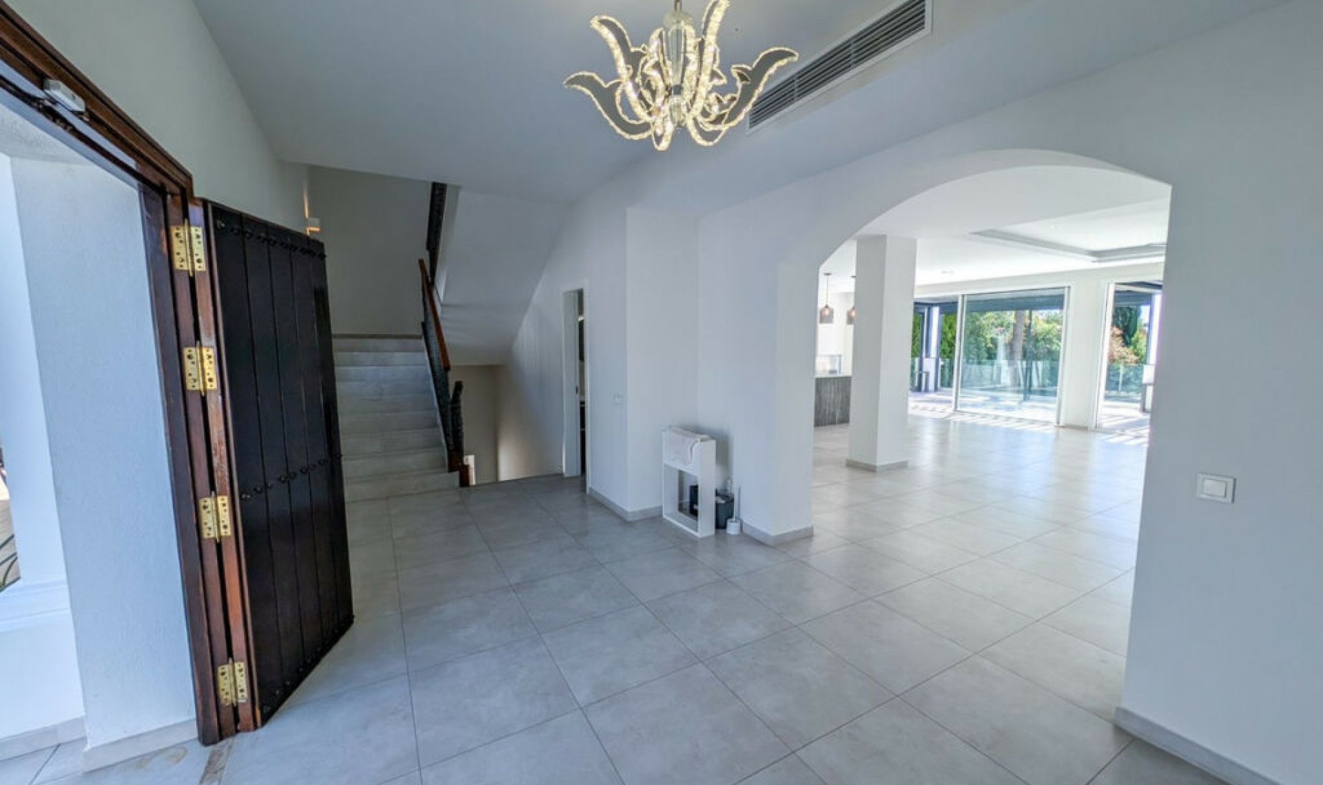 Resale - House -
Nueva Andalucía