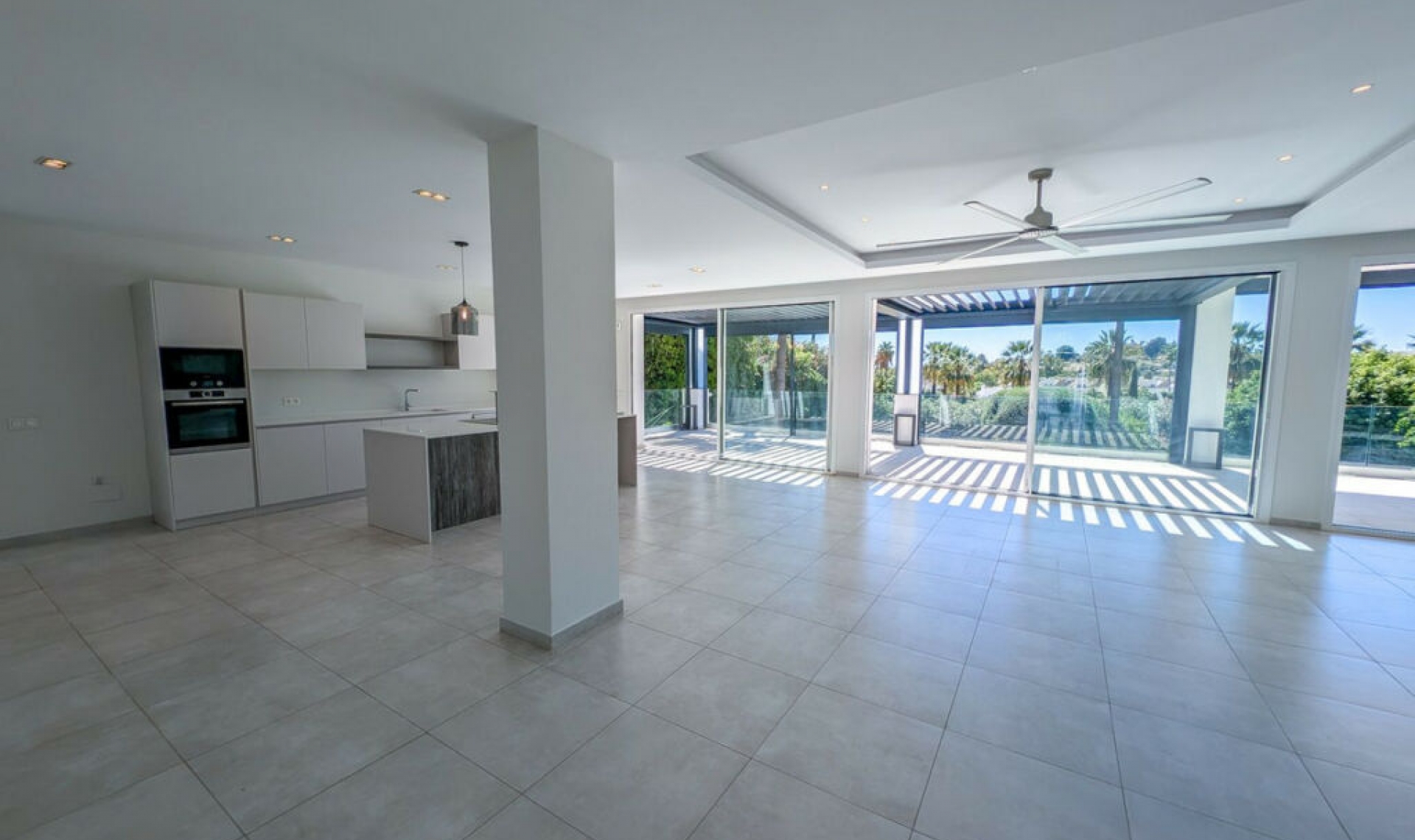 Resale - House -
Nueva Andalucía