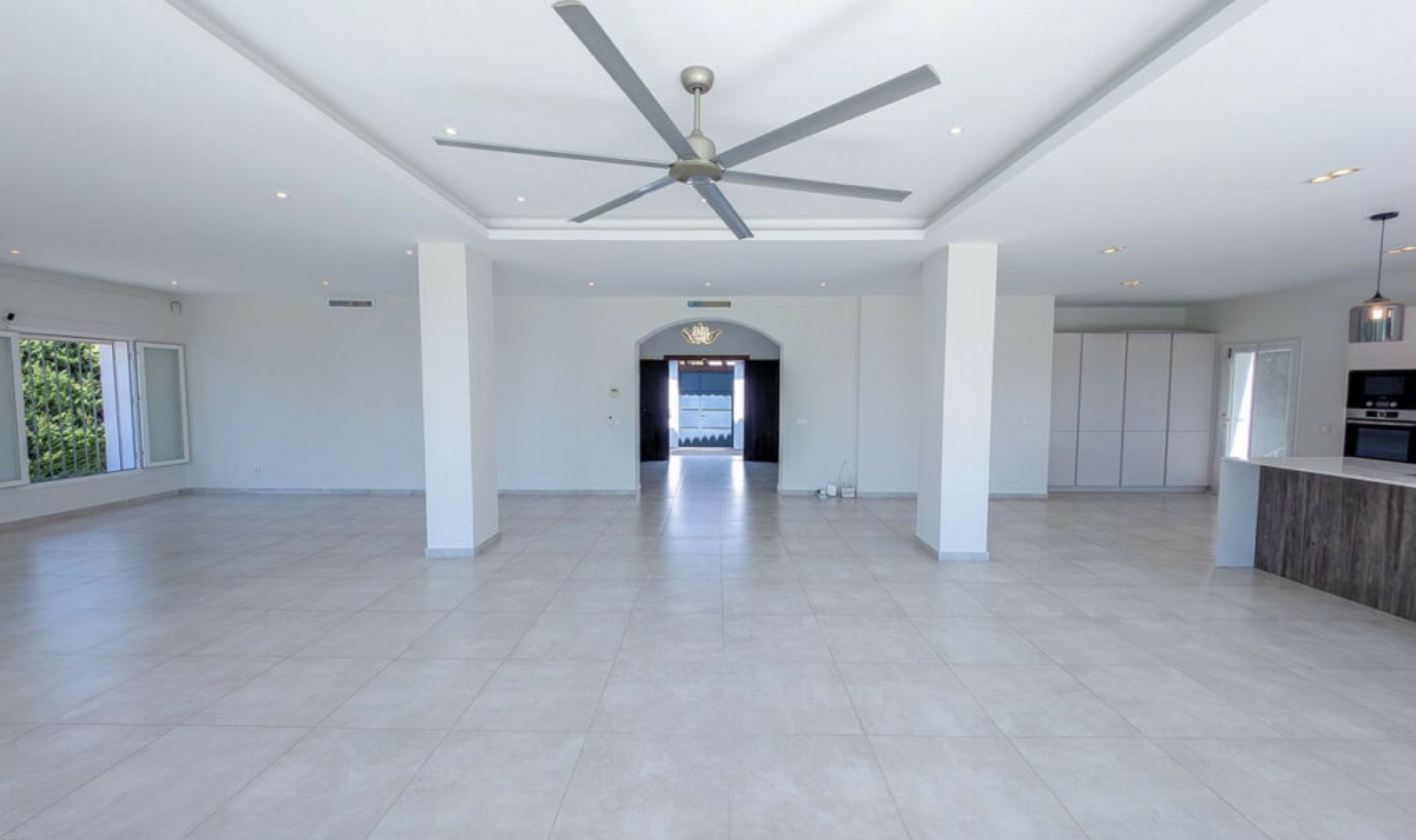 Resale - House -
Nueva Andalucía