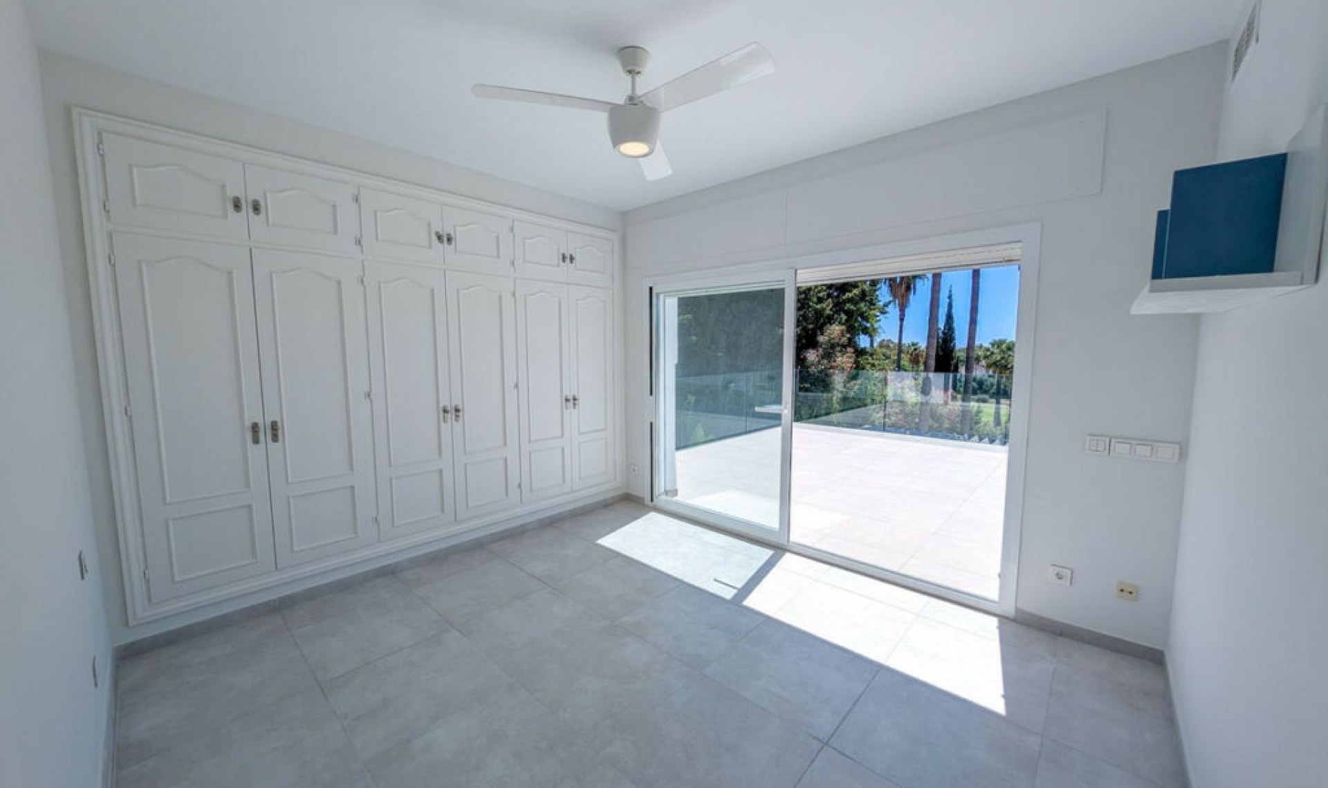 Resale - House -
Nueva Andalucía