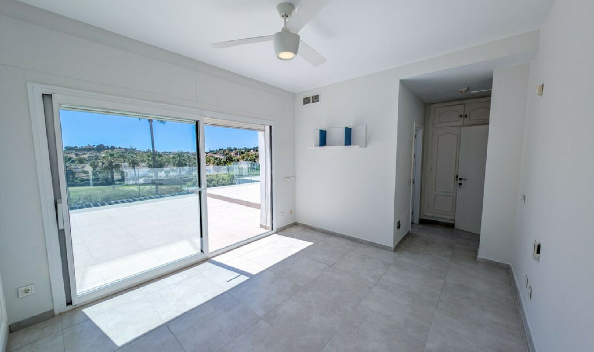 Resale - House -
Nueva Andalucía