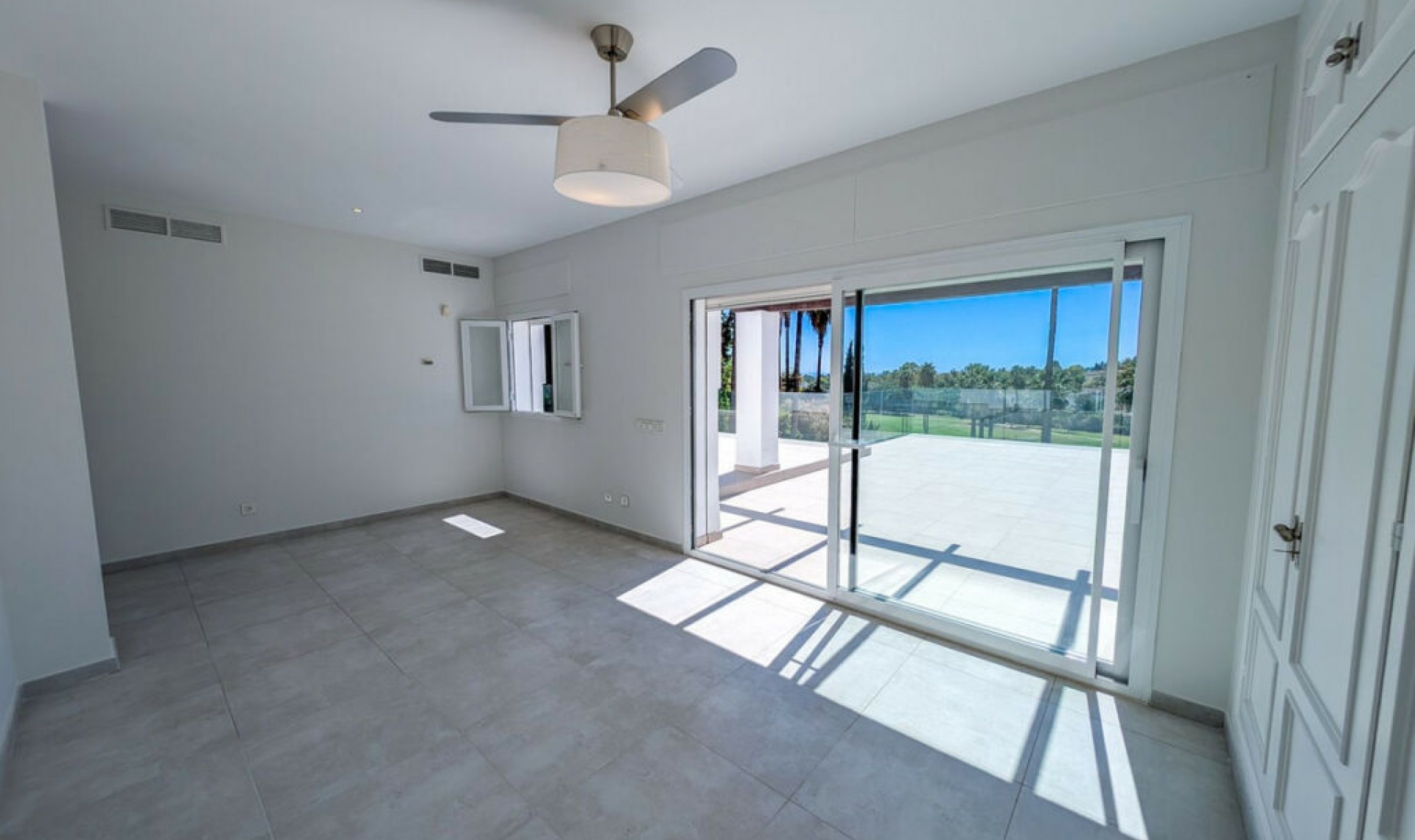 Resale - House -
Nueva Andalucía