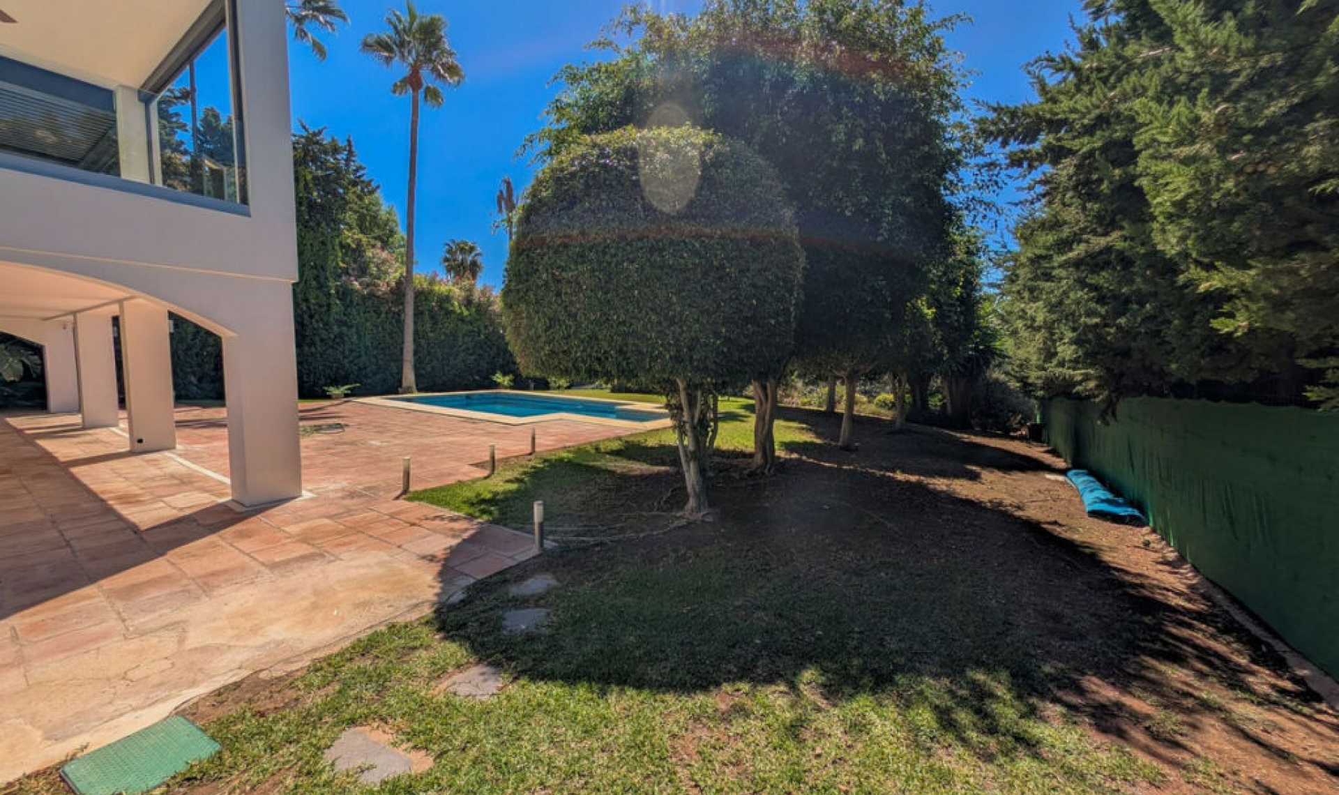 Resale - House -
Nueva Andalucía