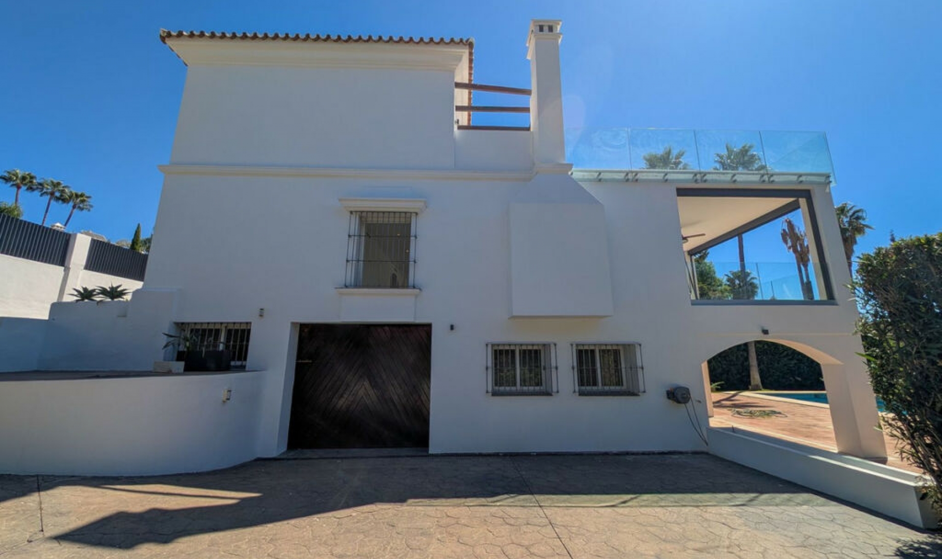 Resale - House -
Nueva Andalucía