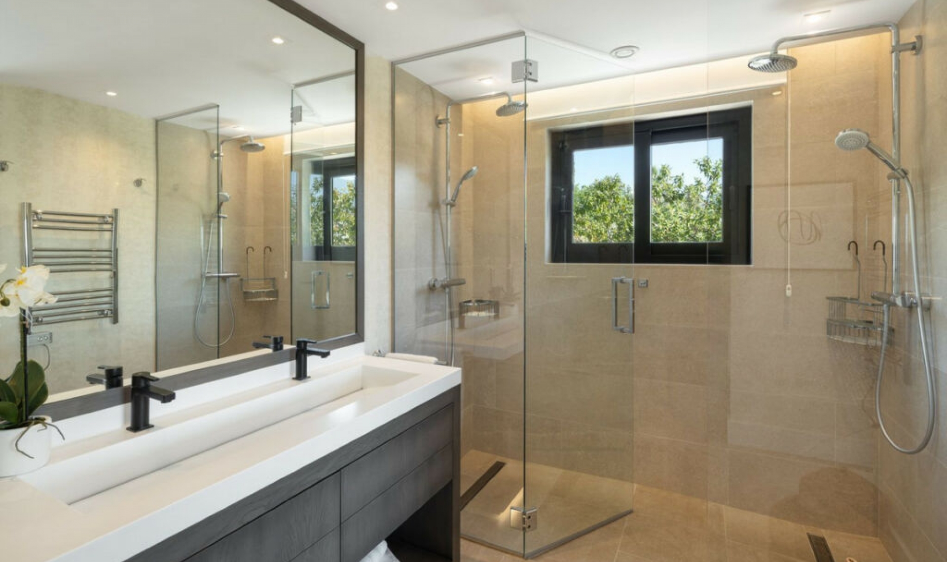 Resale - House -
Nueva Andalucía