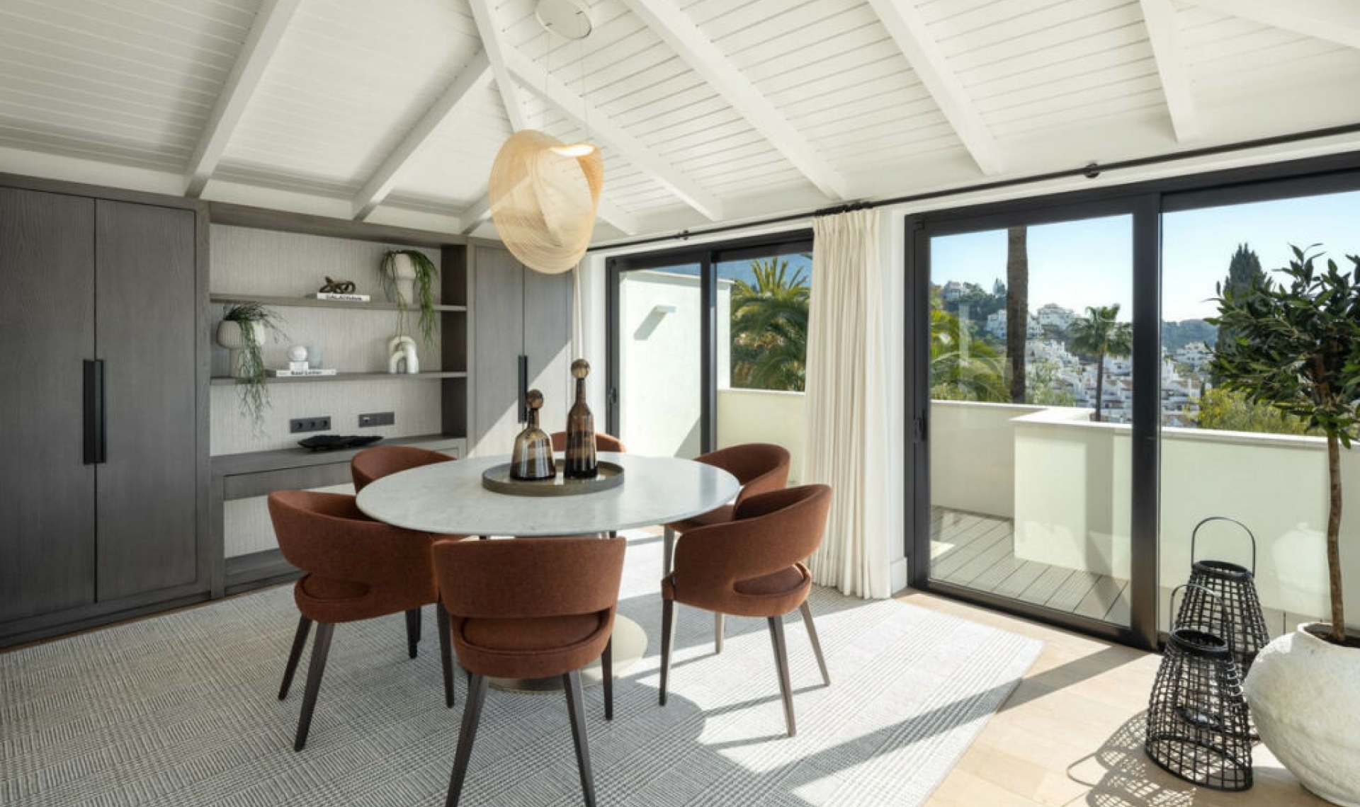 Resale - House -
Nueva Andalucía