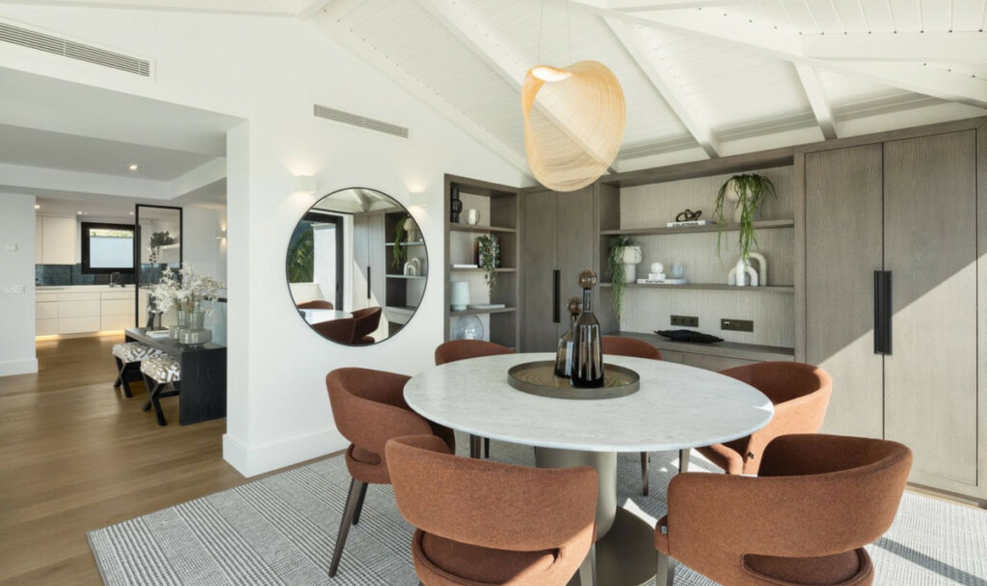 Resale - House -
Nueva Andalucía