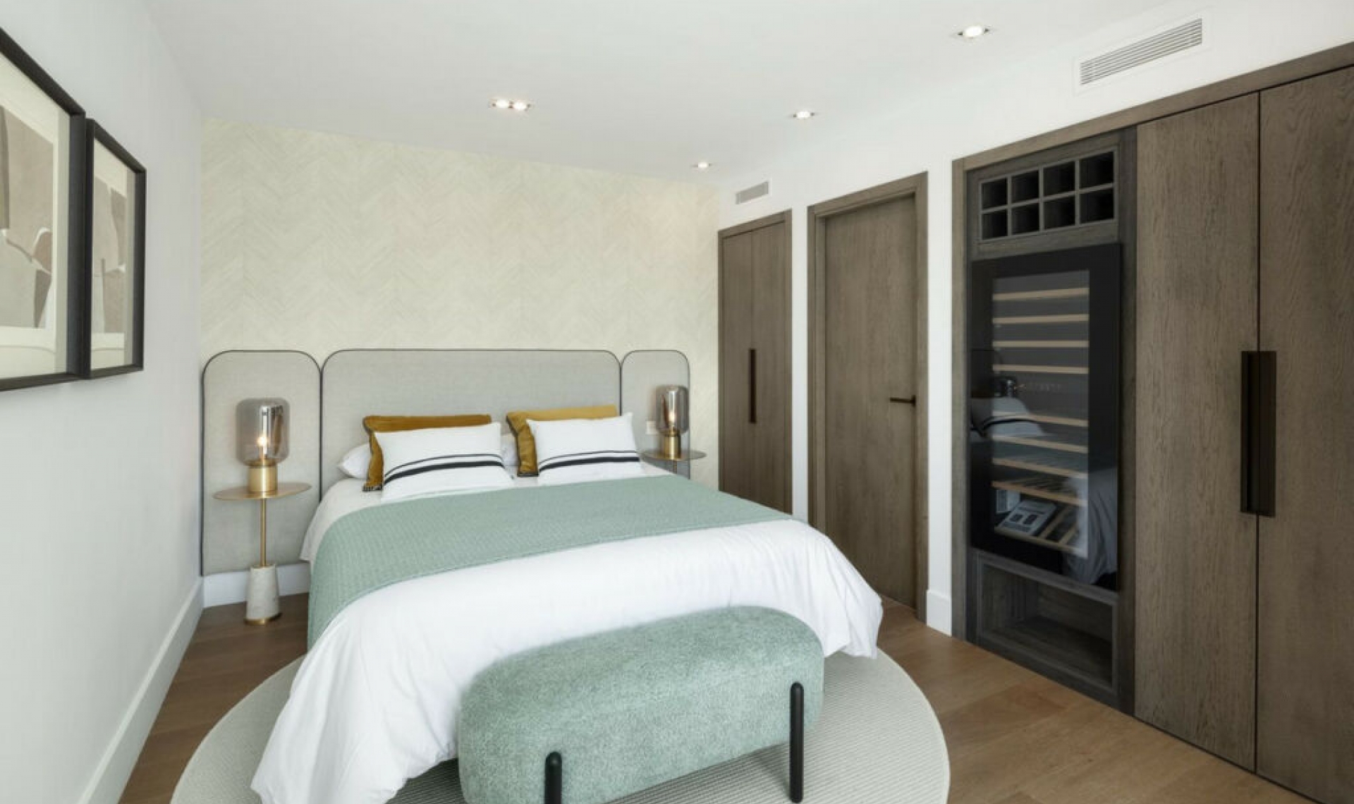 Resale - House -
Nueva Andalucía