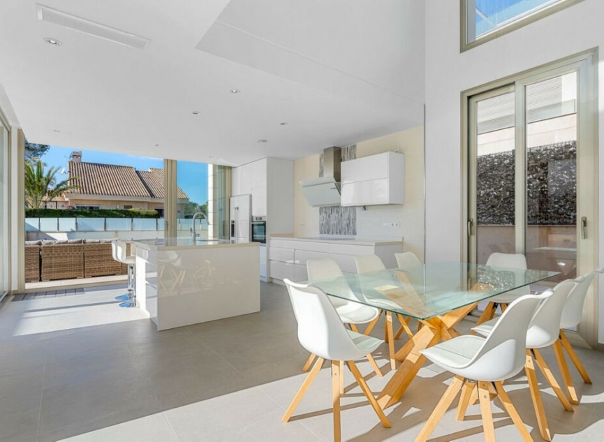 Resale - House -
Orihuela Costa