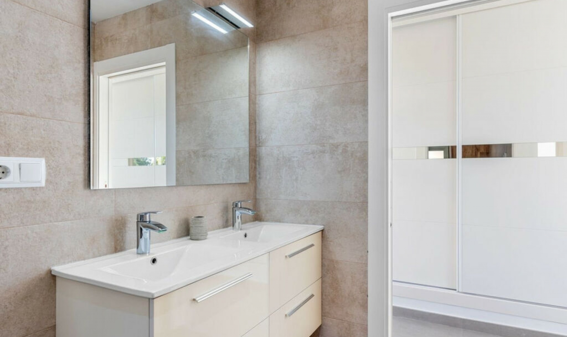 Resale - House -
Orihuela Costa