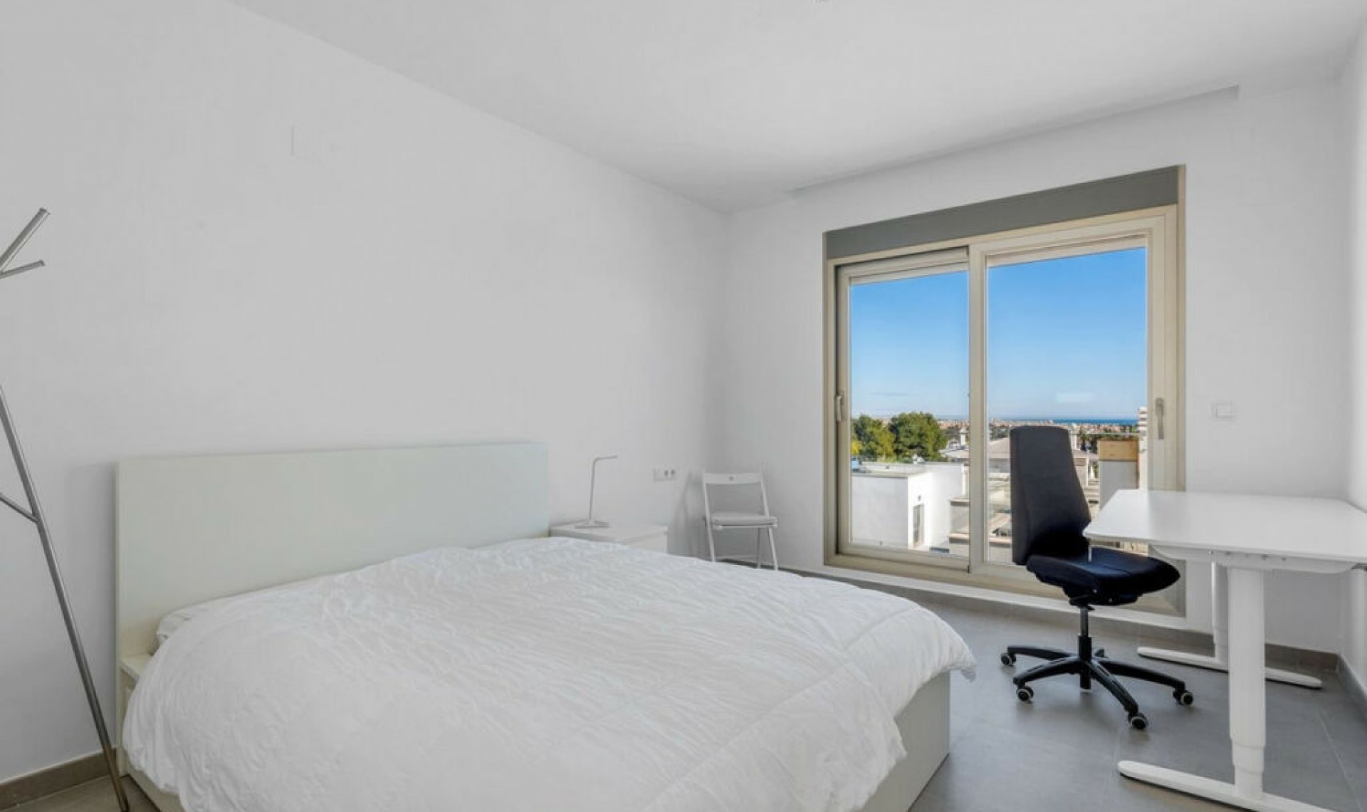 Resale - House -
Orihuela Costa