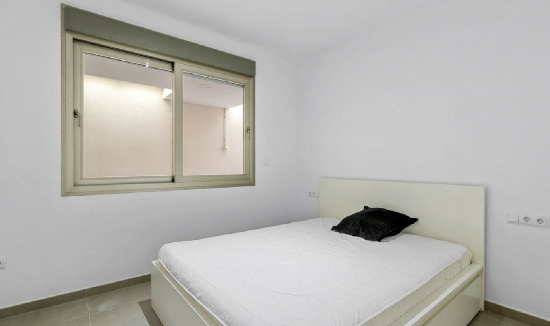Resale - House -
Orihuela Costa