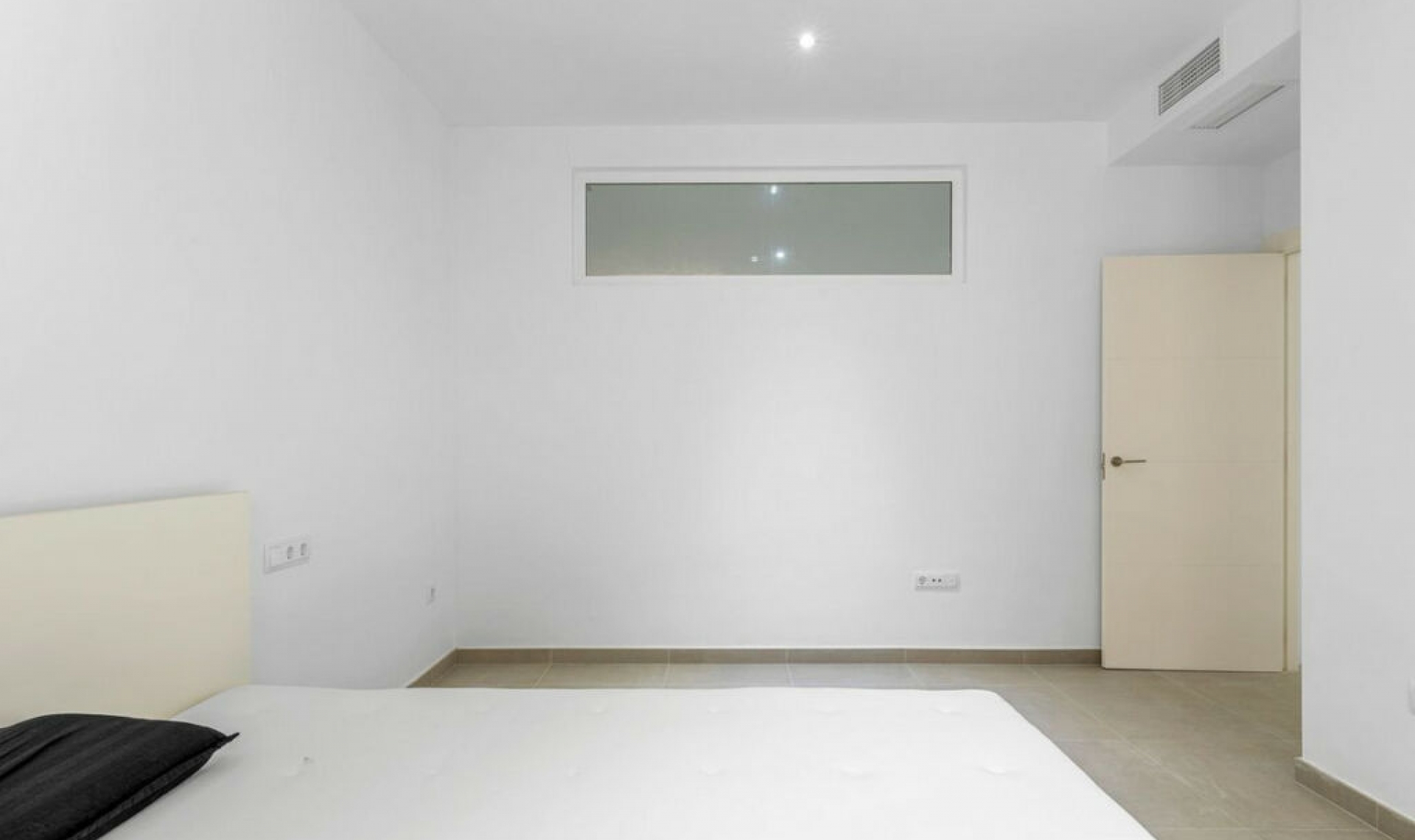 Resale - House -
Orihuela Costa
