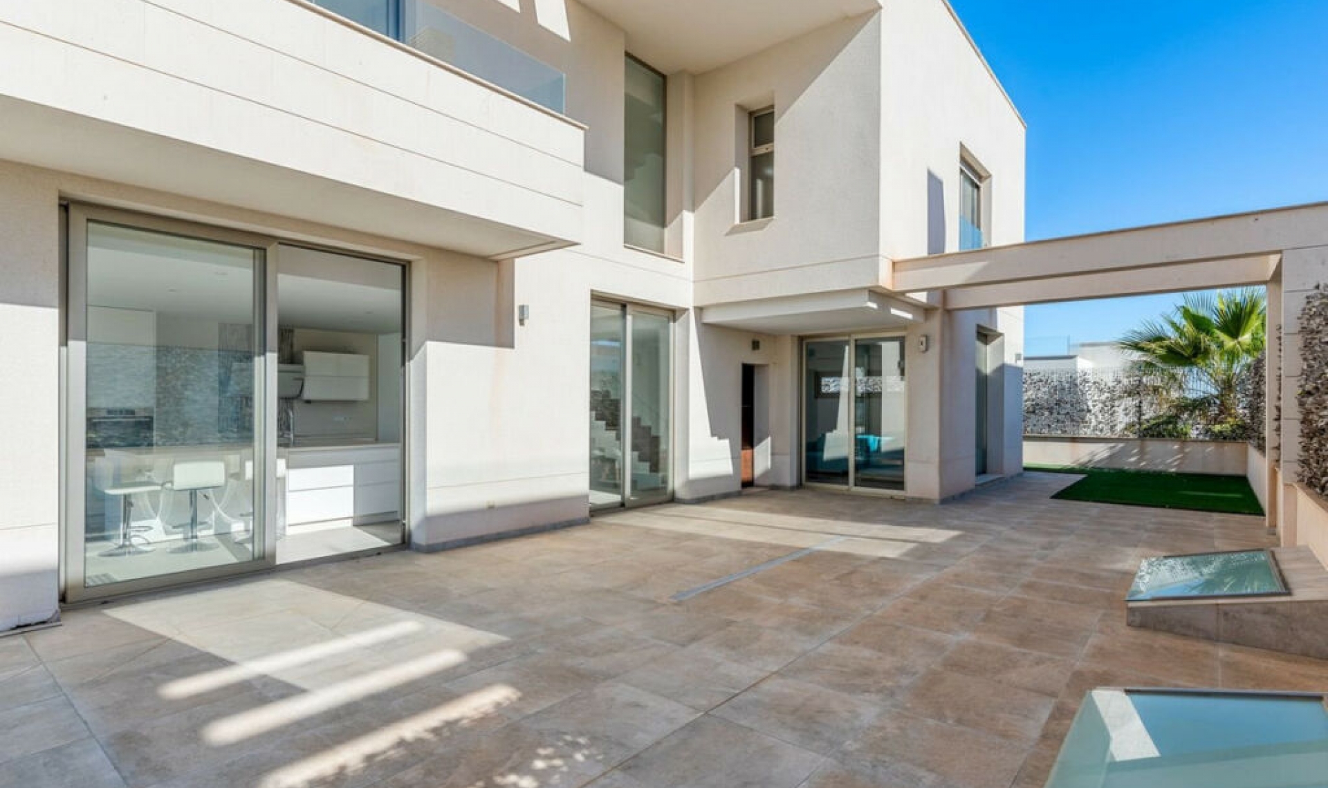 Resale - House -
Orihuela Costa