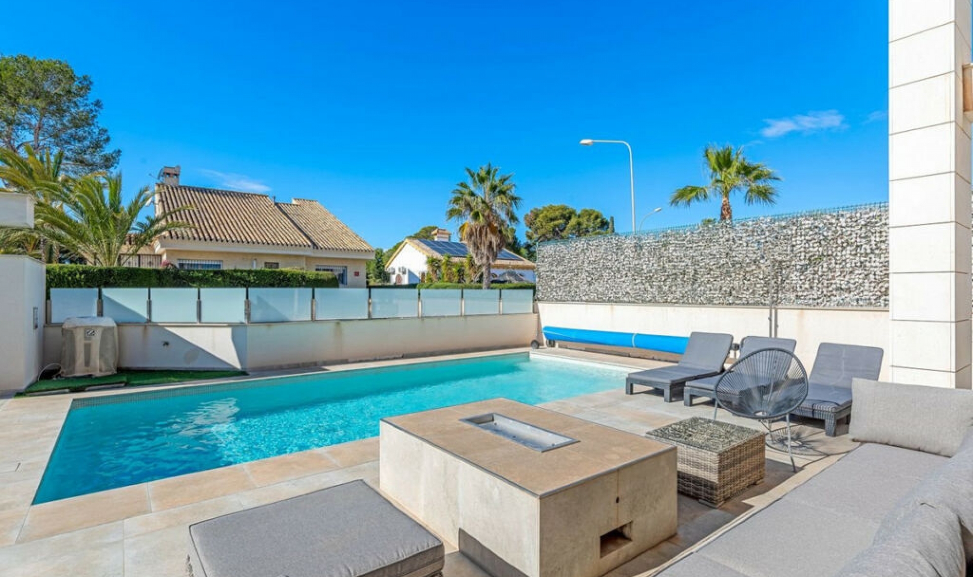 Resale - House -
Orihuela Costa