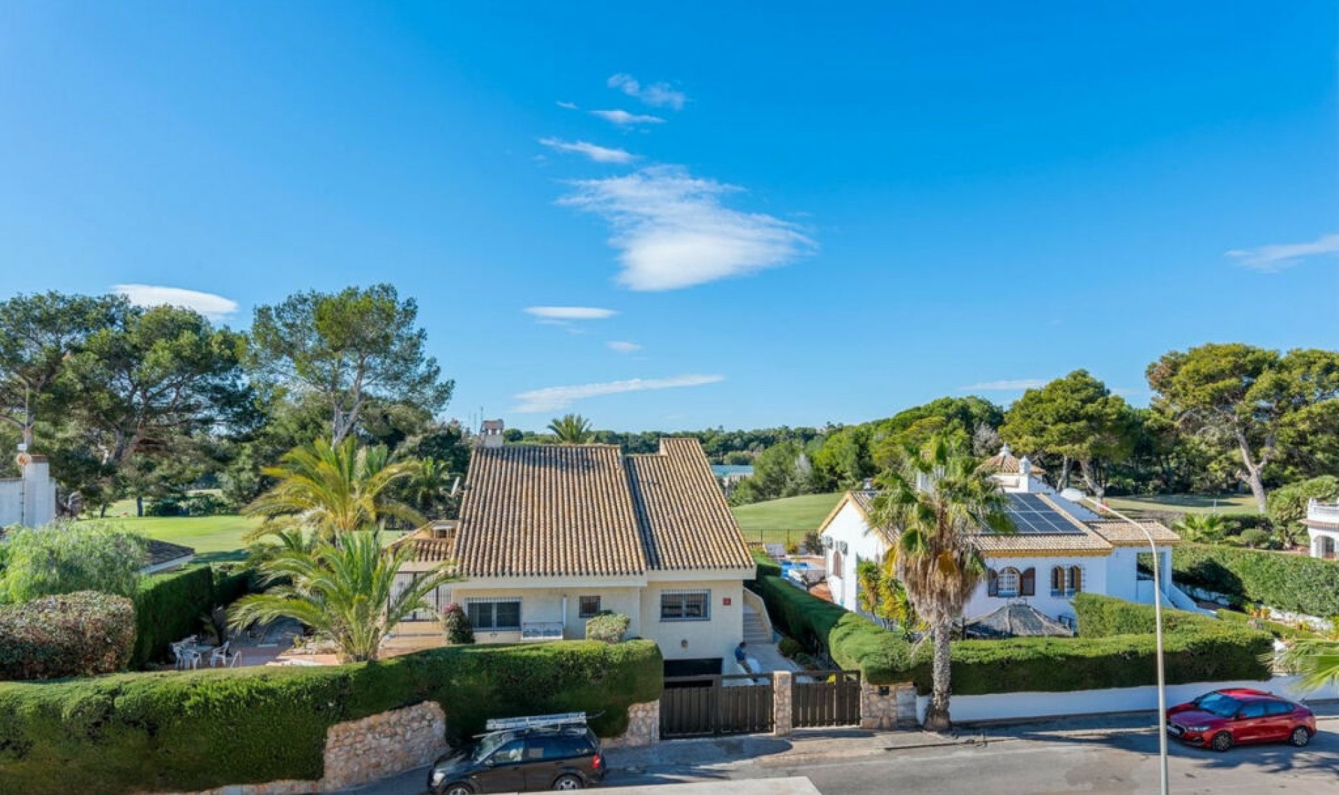 Resale - House -
Orihuela Costa