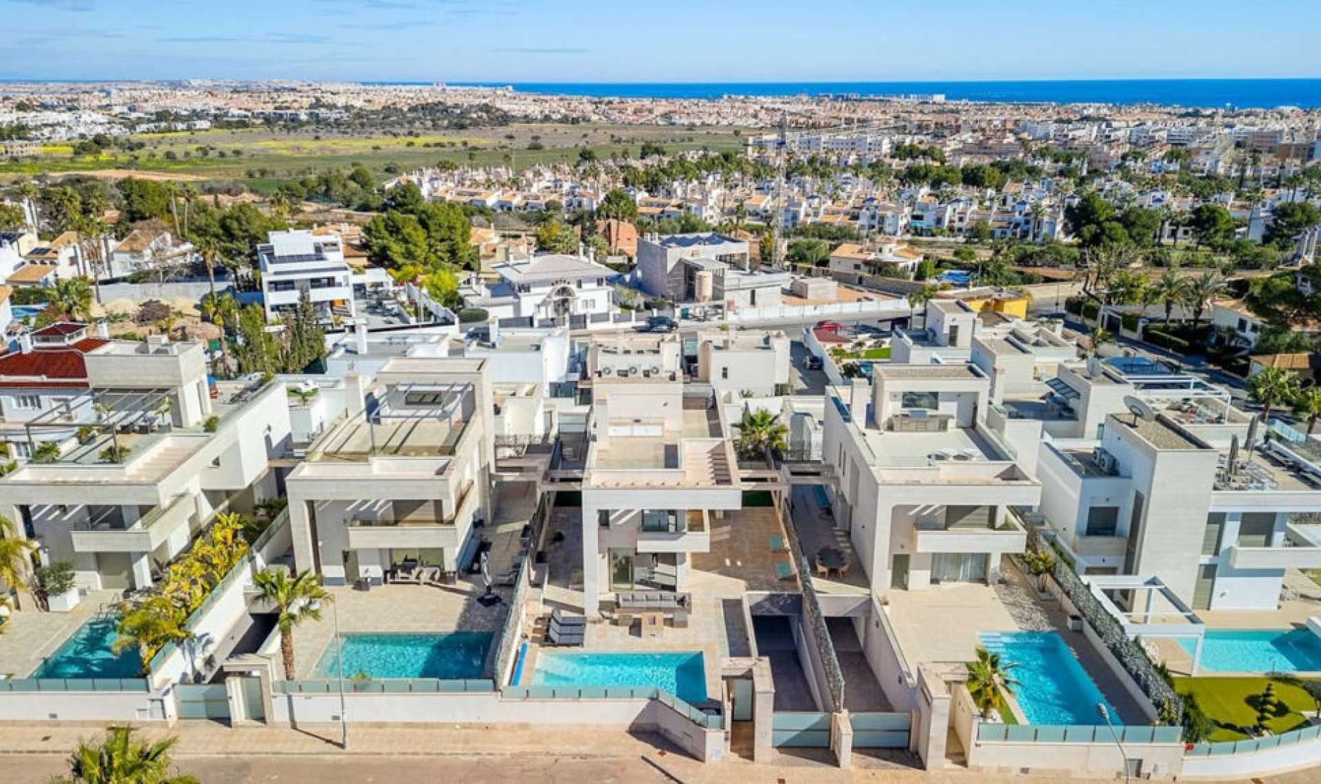 Resale - House -
Orihuela Costa