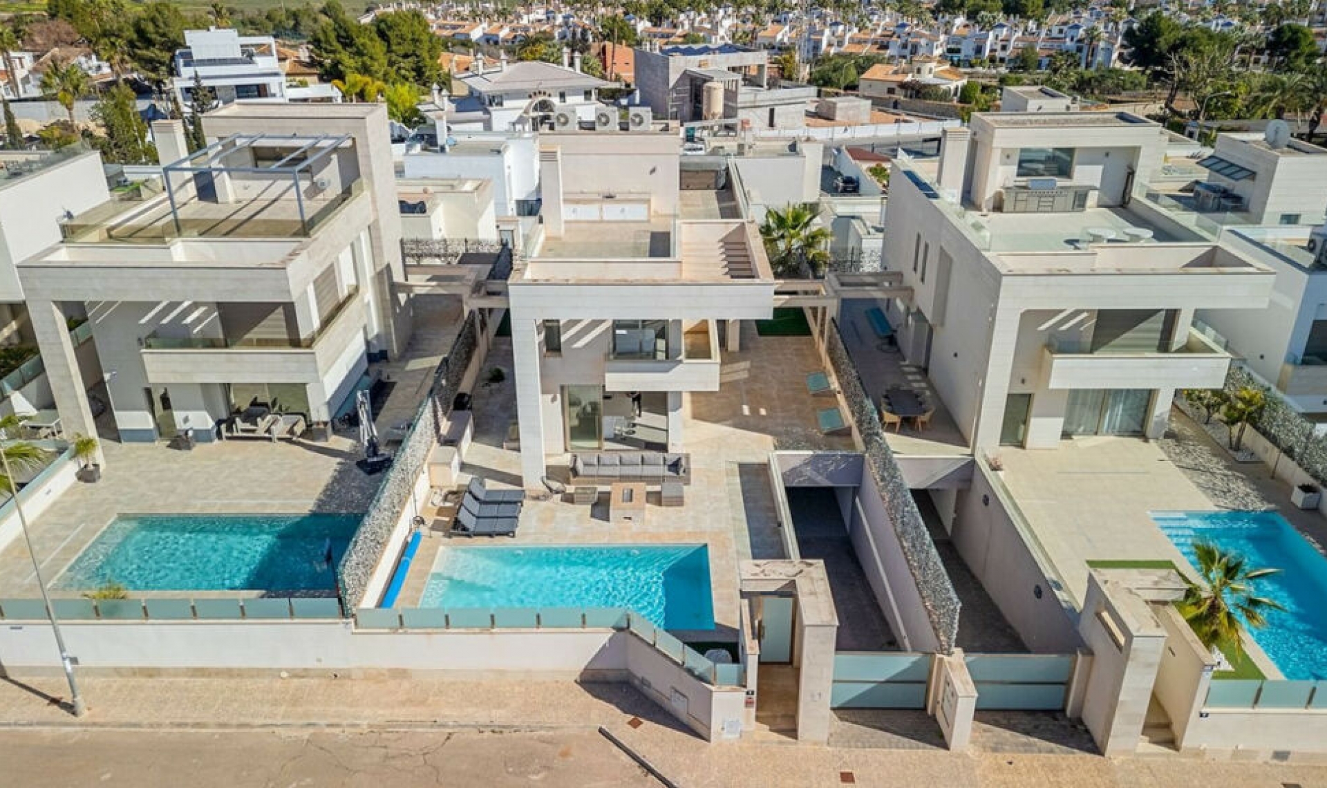 Resale - House -
Orihuela Costa