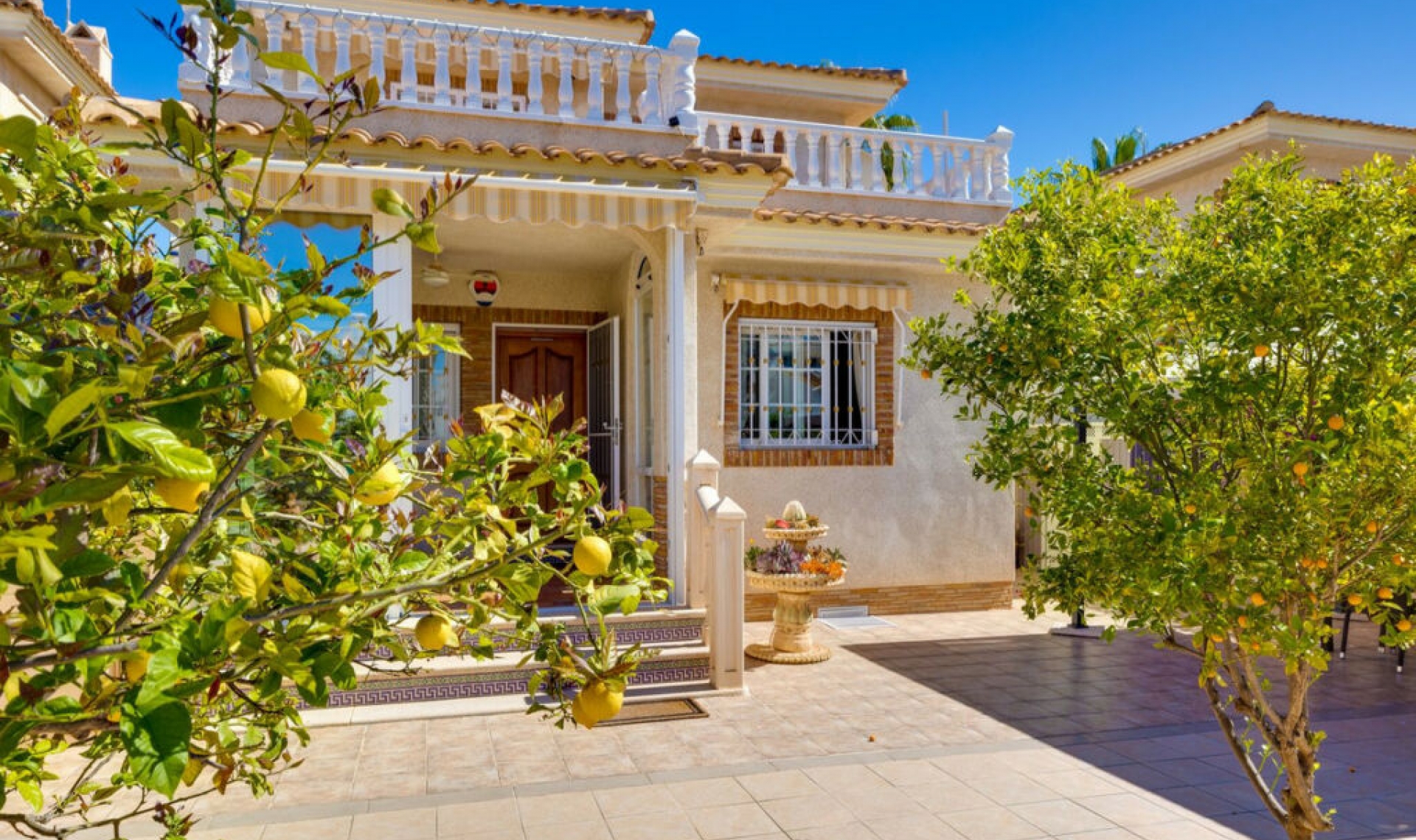 Resale - House -
Orihuela Costa
