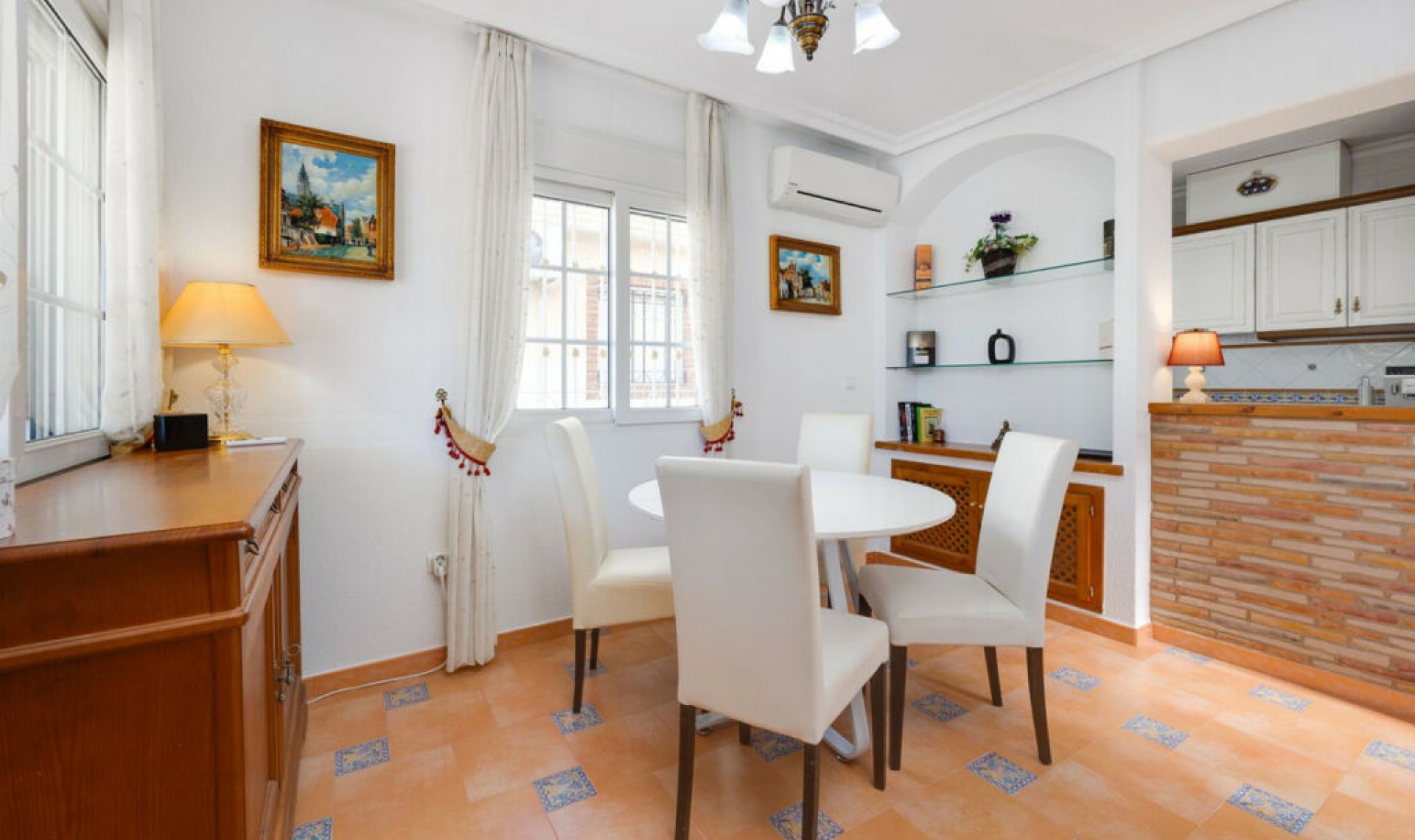 Resale - House -
Orihuela Costa