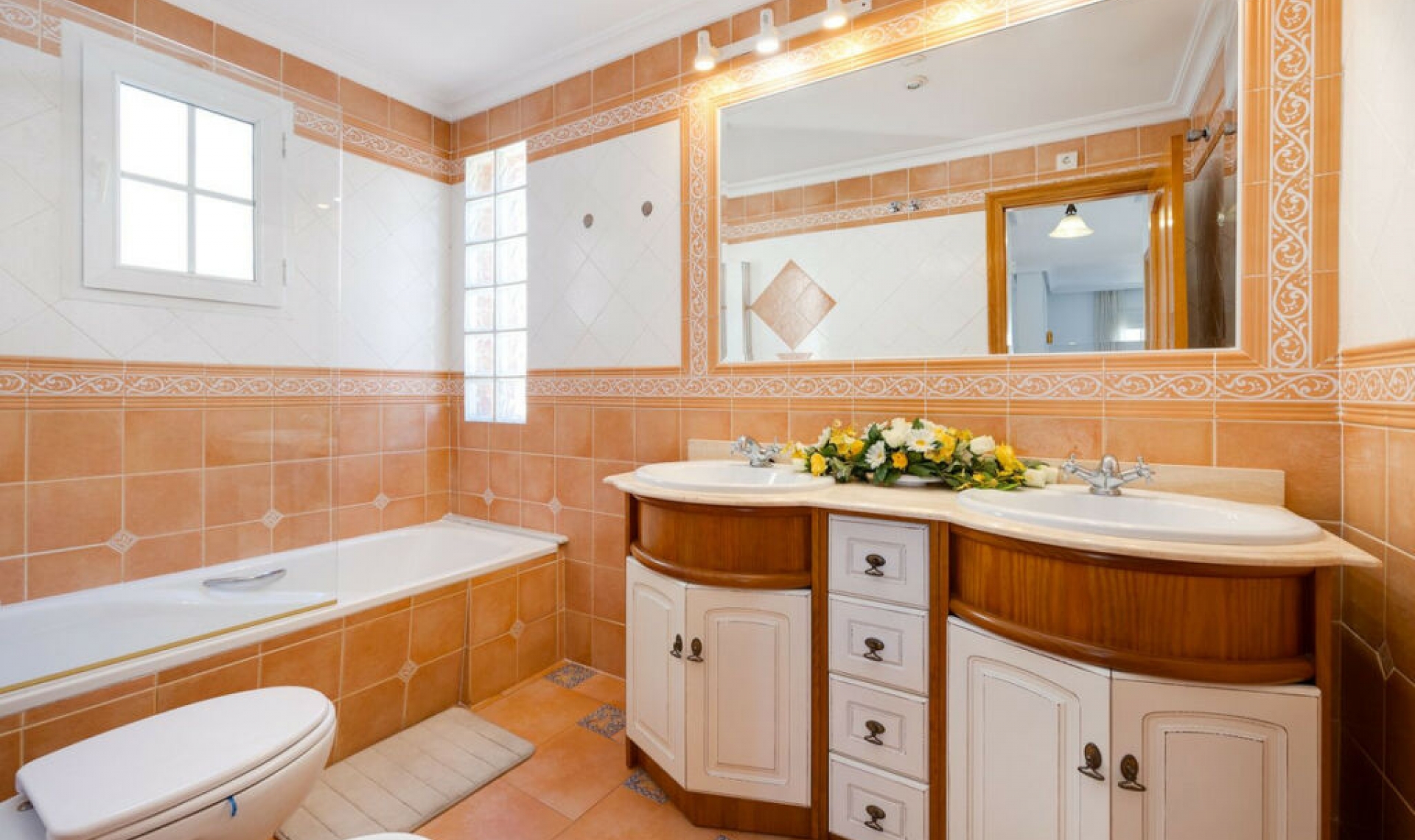 Resale - House -
Orihuela Costa