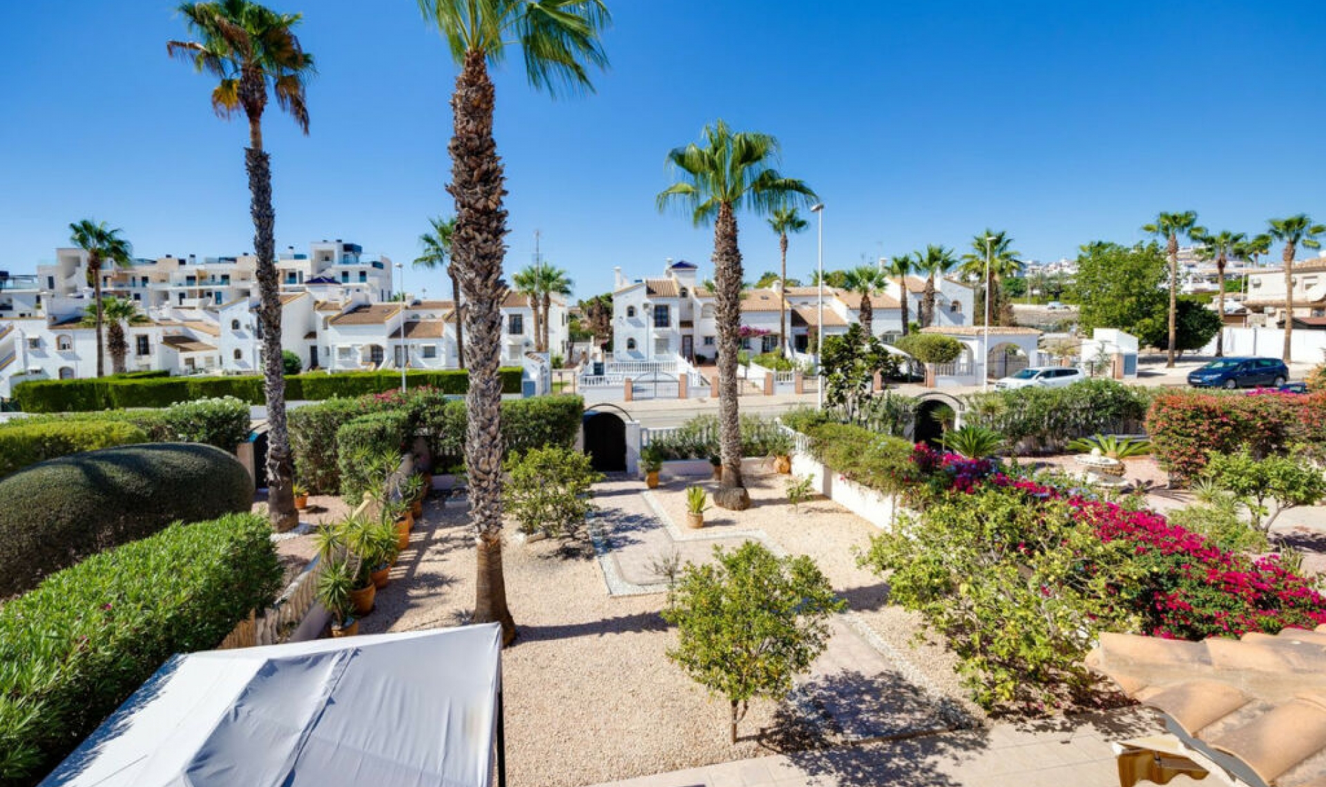 Resale - House -
Orihuela Costa