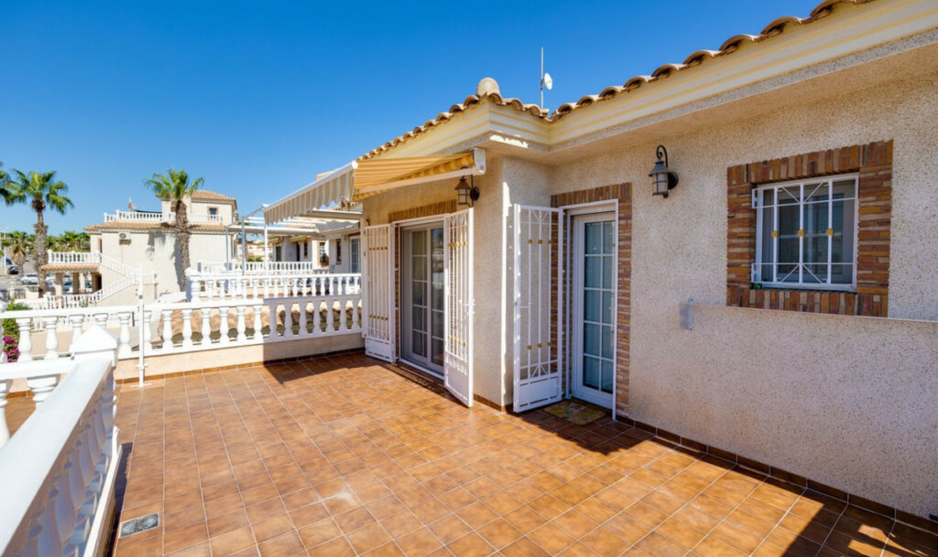 Resale - House -
Orihuela Costa
