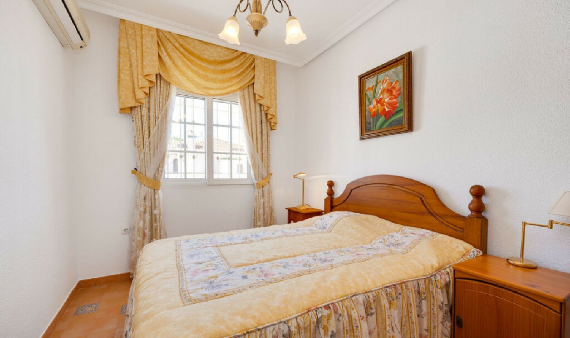 Resale - House -
Orihuela Costa