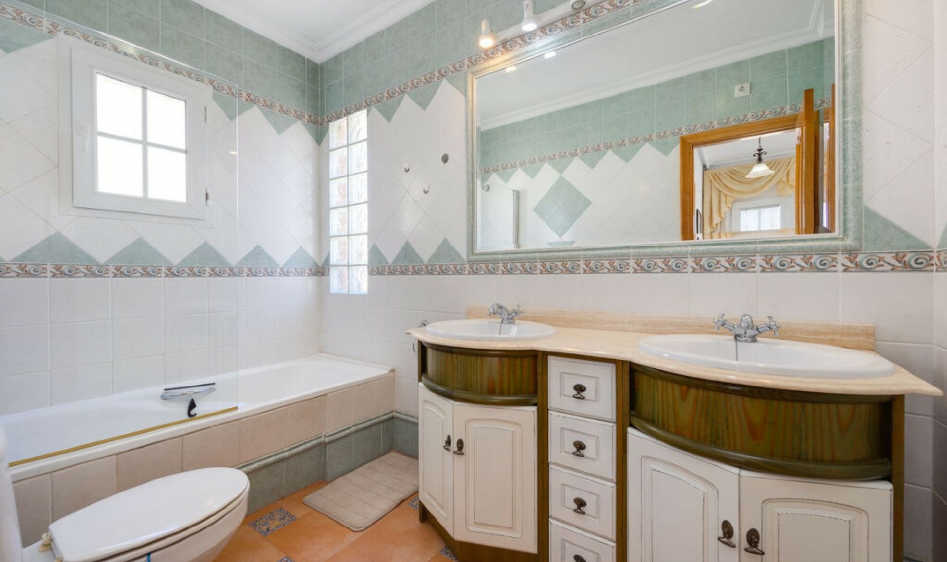 Resale - House -
Orihuela Costa