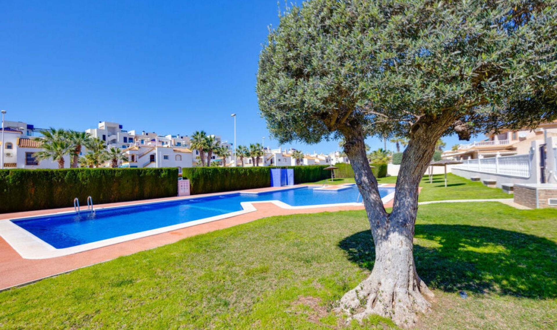 Resale - House -
Orihuela Costa