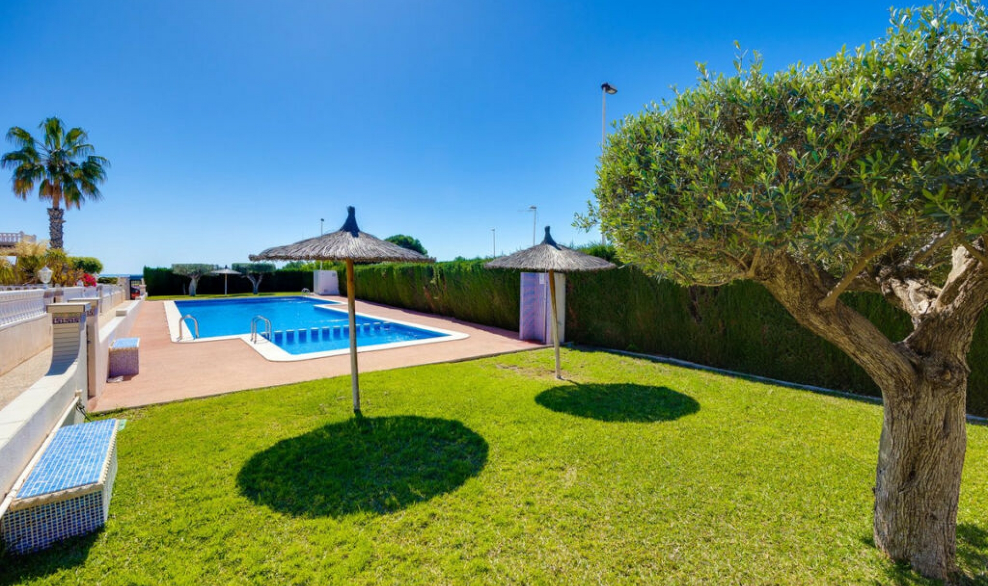 Resale - House -
Orihuela Costa