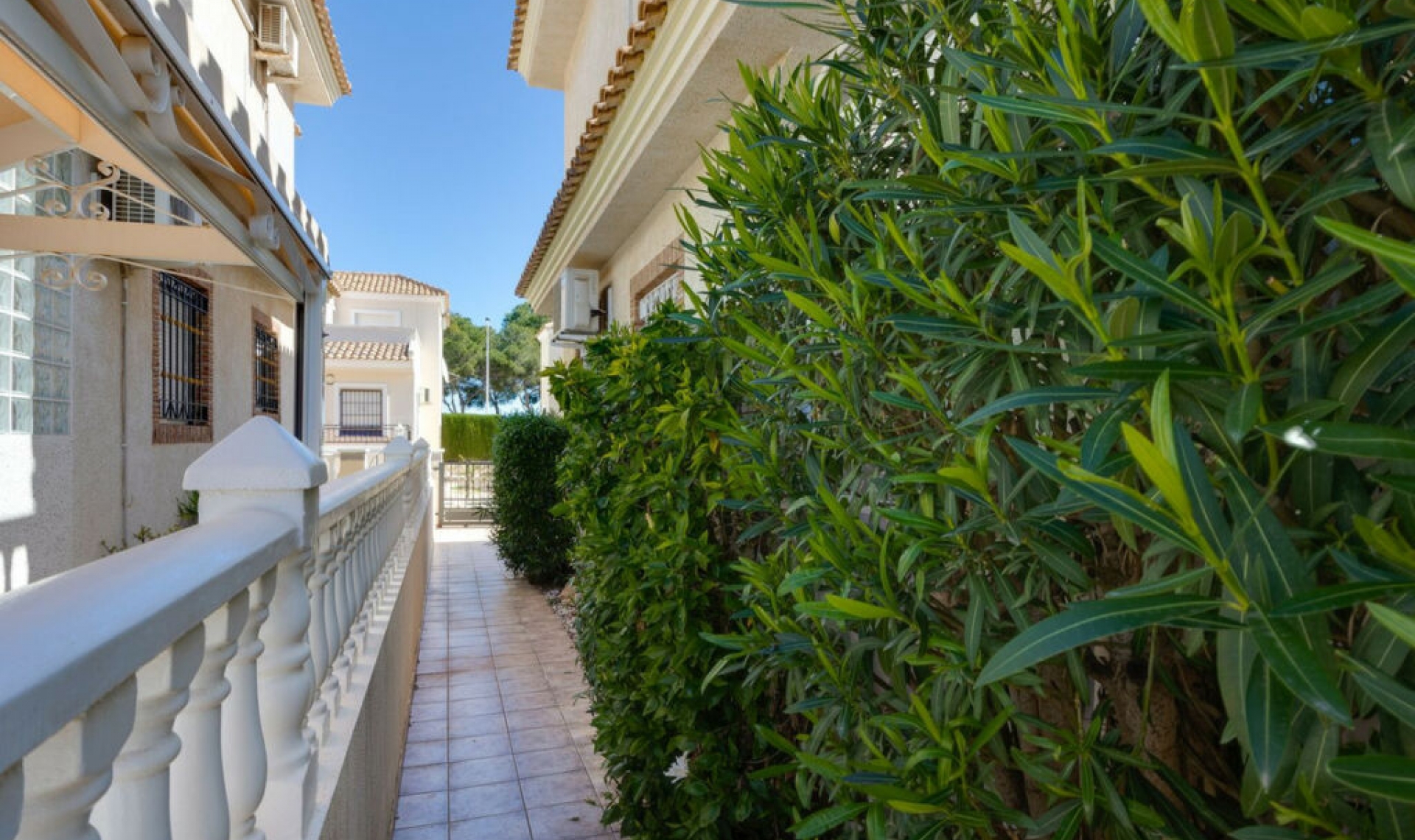 Resale - House -
Orihuela Costa