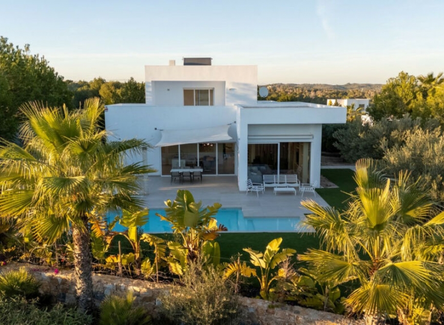 Resale - House -
Orihuela