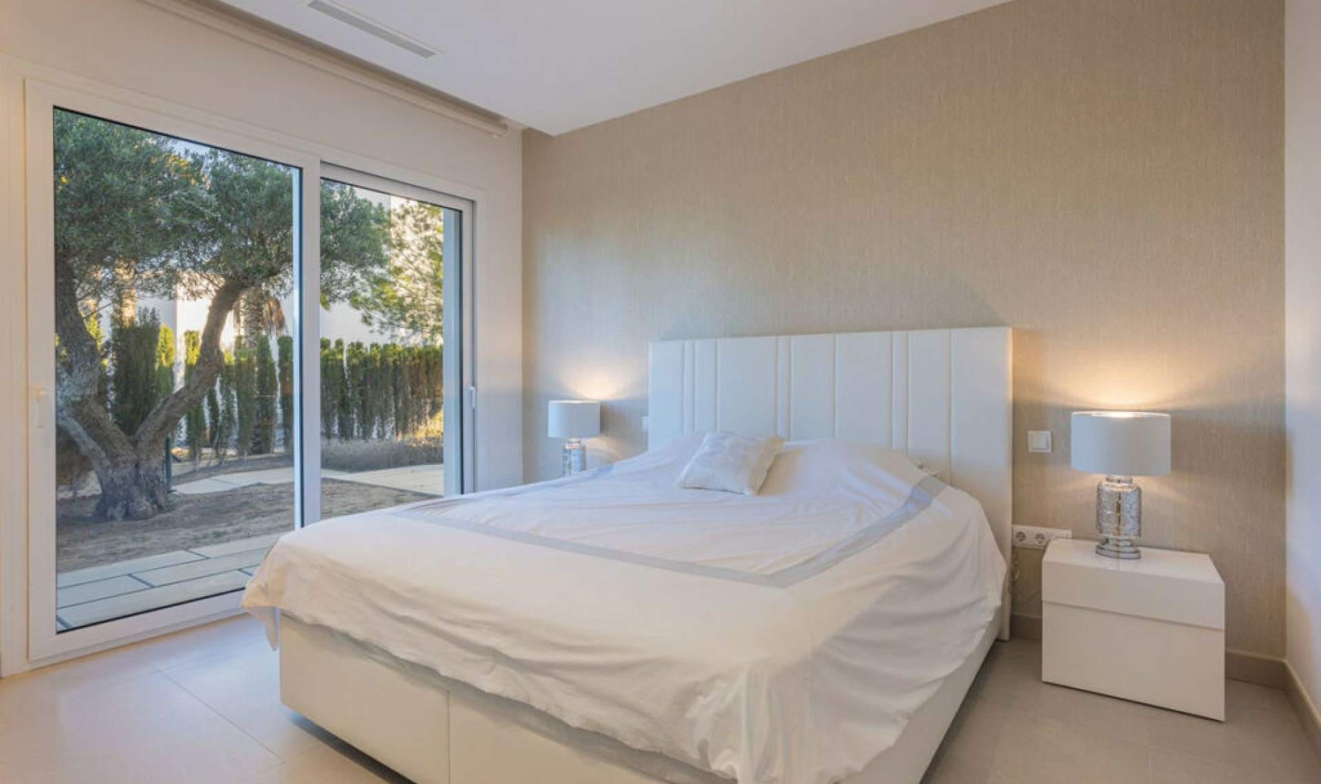 Resale - House -
Orihuela