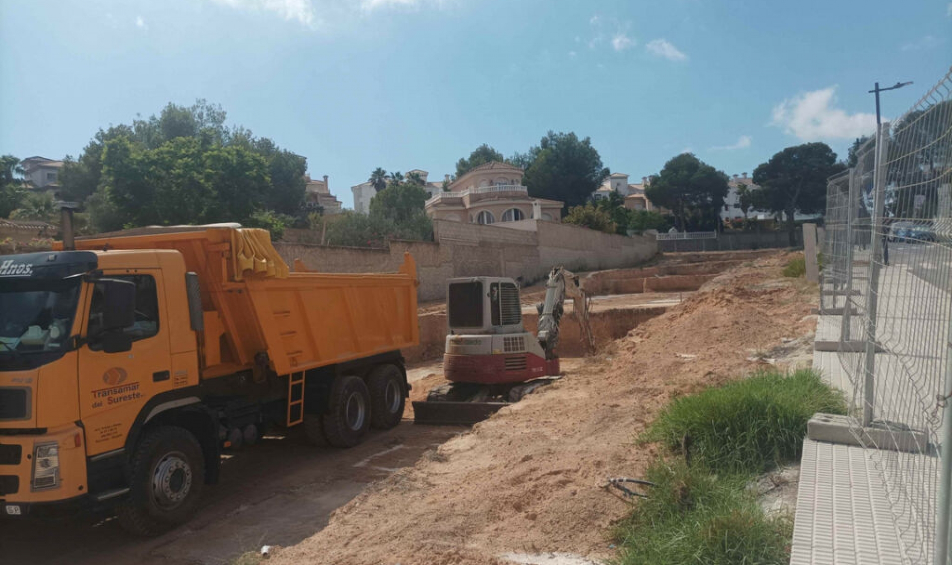 Resale - House -
Orihuela