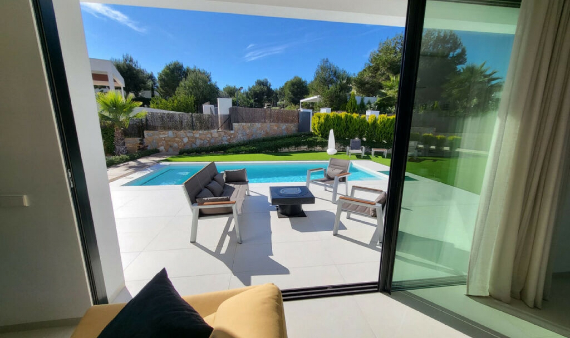 Resale - House -
Orihuela