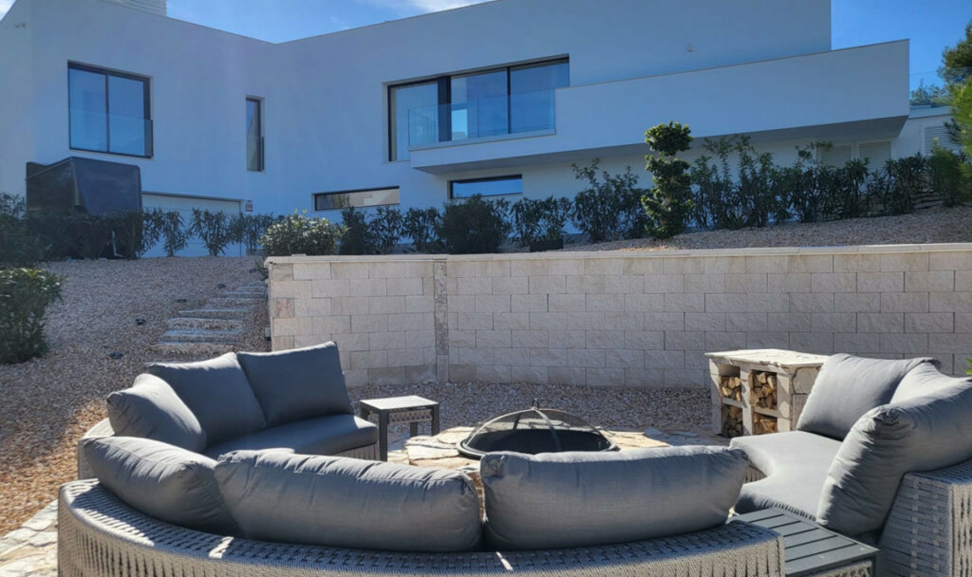 Resale - House -
Orihuela