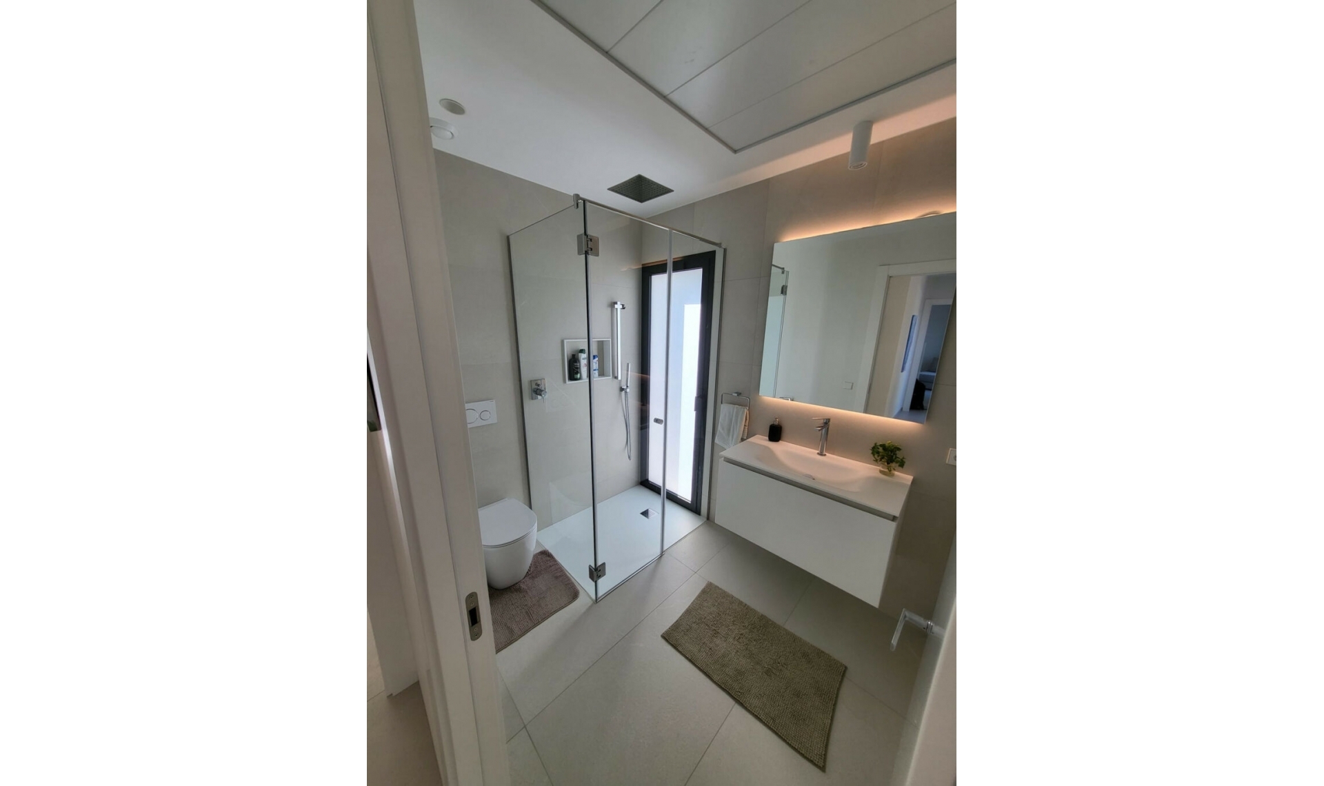 Resale - House -
Orihuela