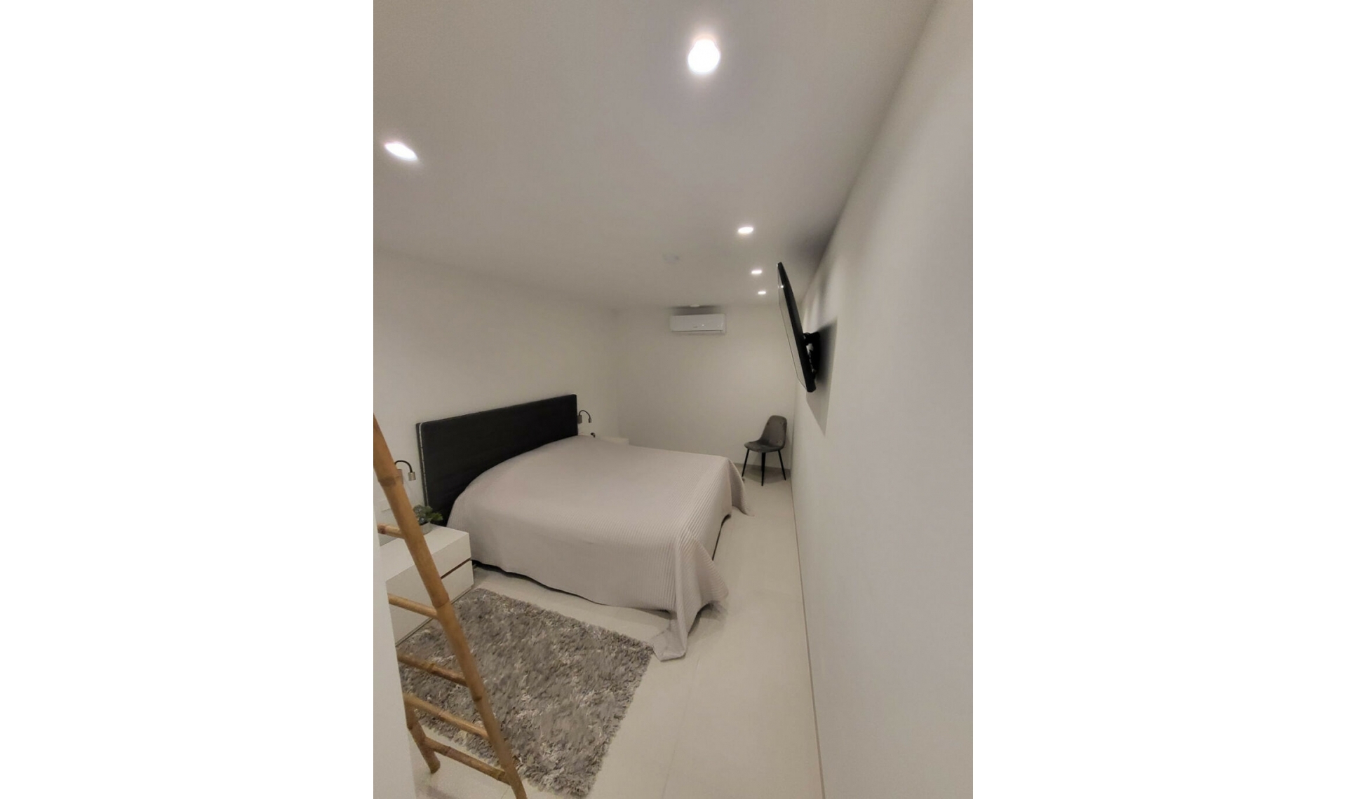 Resale - House -
Orihuela