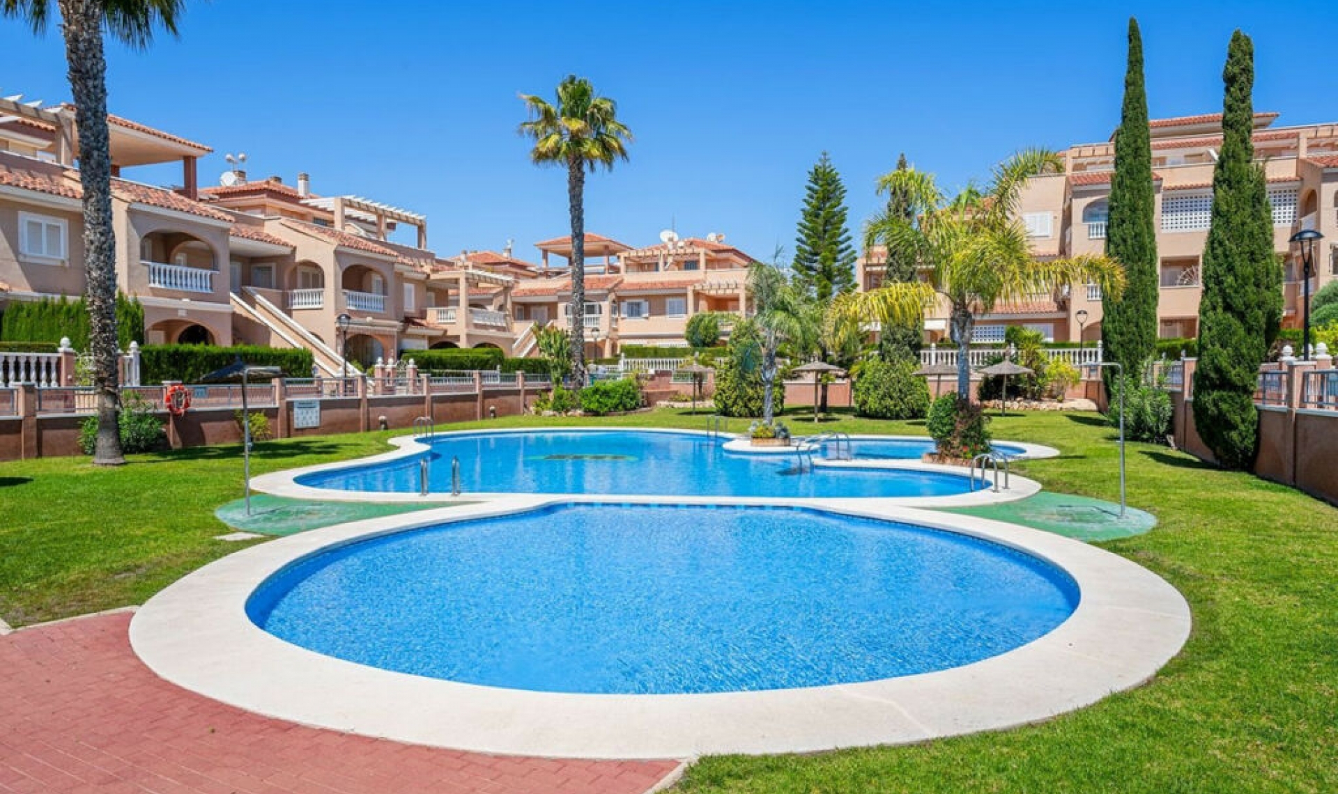 Resale - House -
Playa Flamenca
