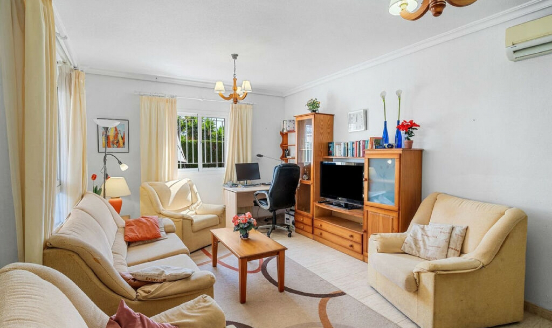 Resale - House -
Playa Flamenca