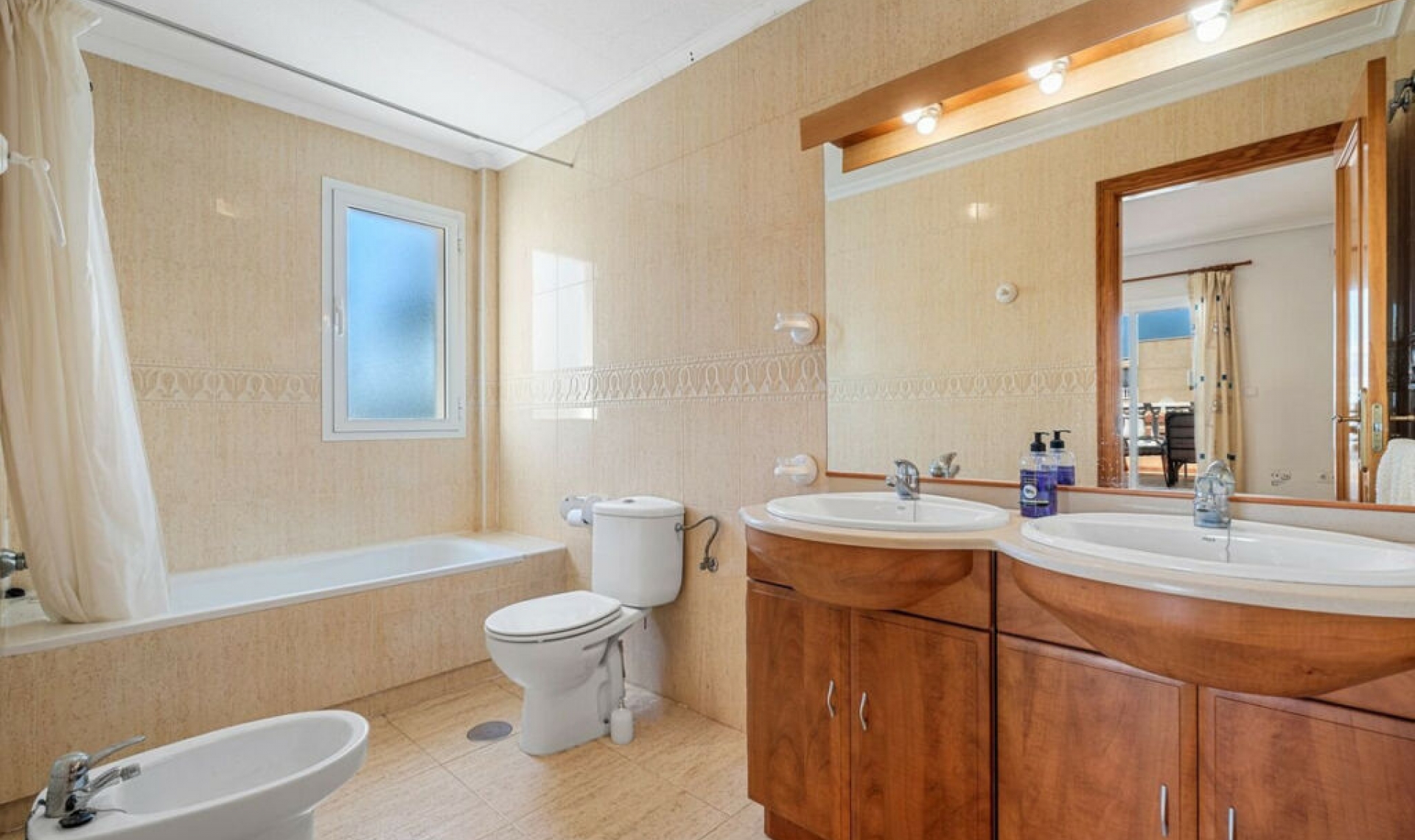 Resale - House -
Playa Flamenca