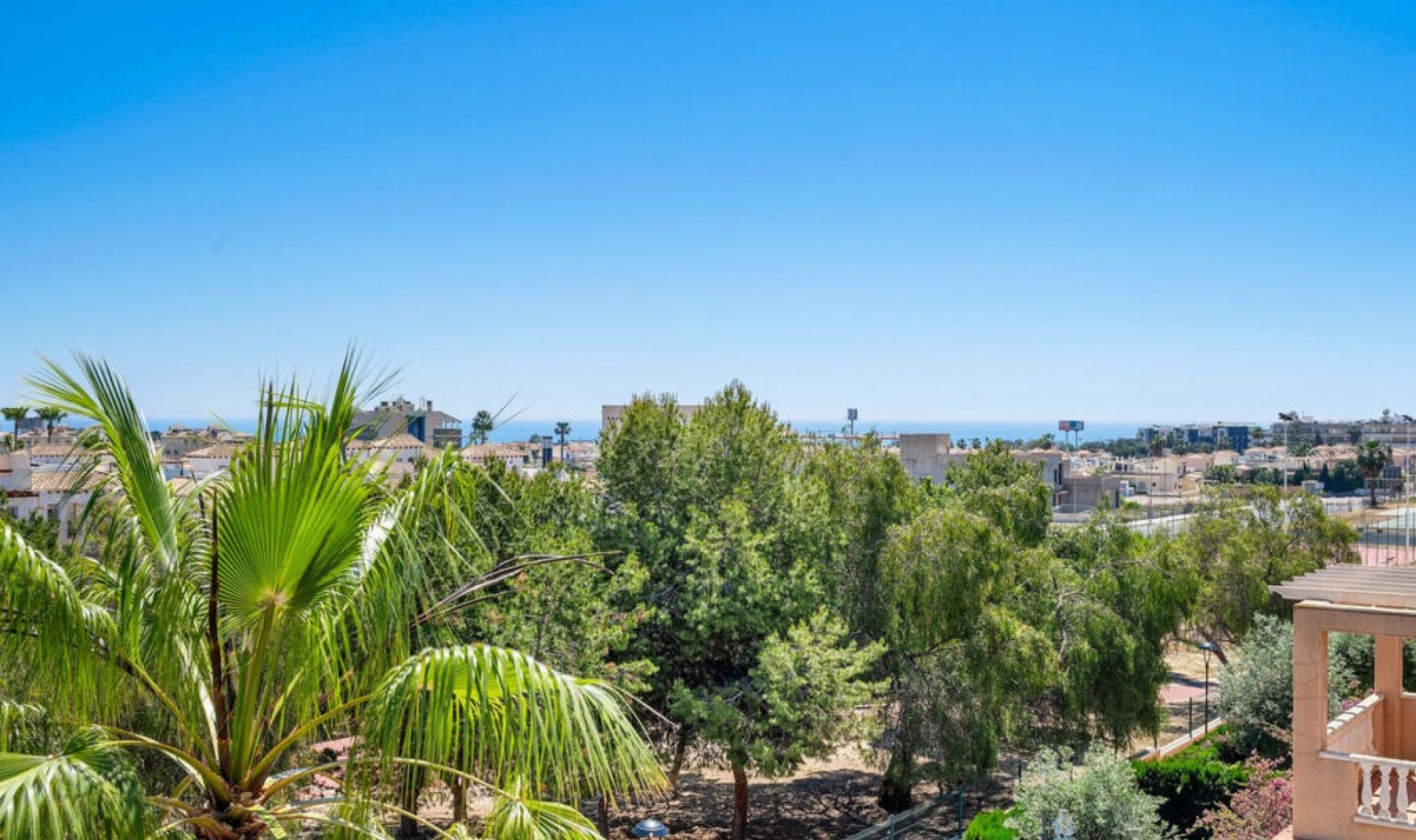 Resale - House -
Playa Flamenca