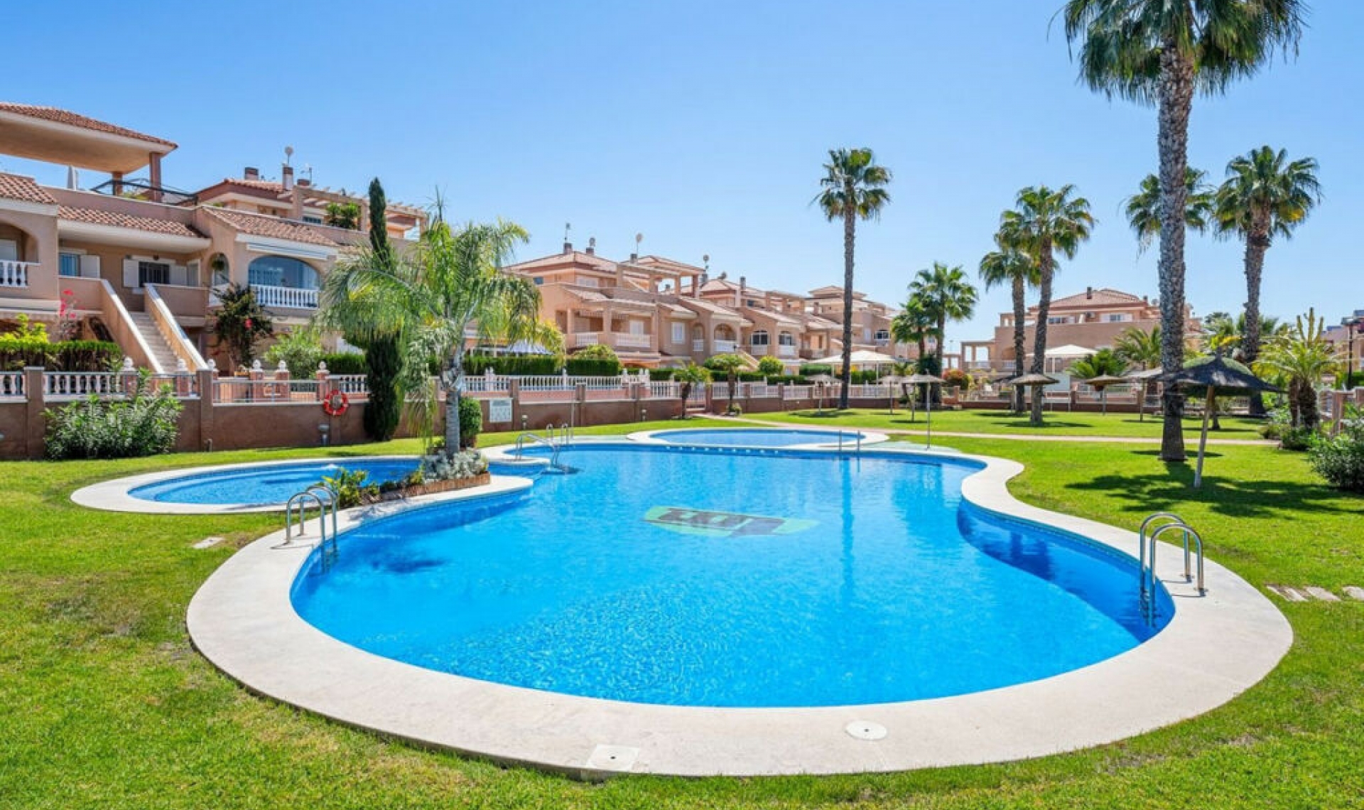 Resale - House -
Playa Flamenca