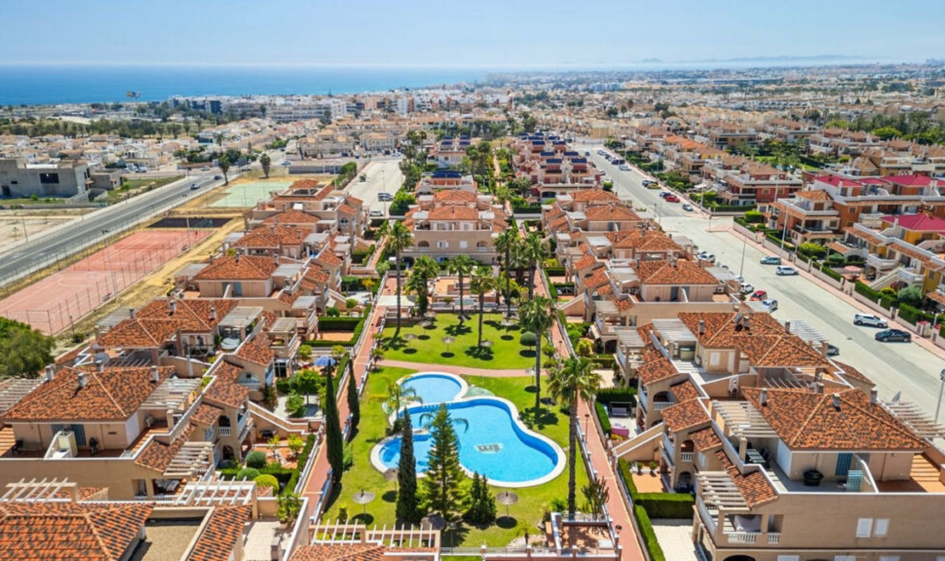 Resale - House -
Playa Flamenca
